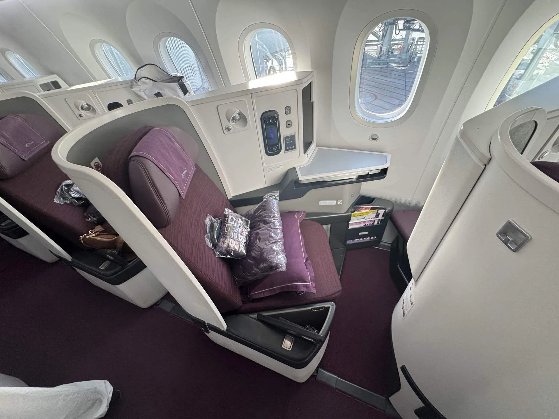 タイ国際航空ビジネスクラスB787-9【パース➡︎バンコク】搭乗記｜平