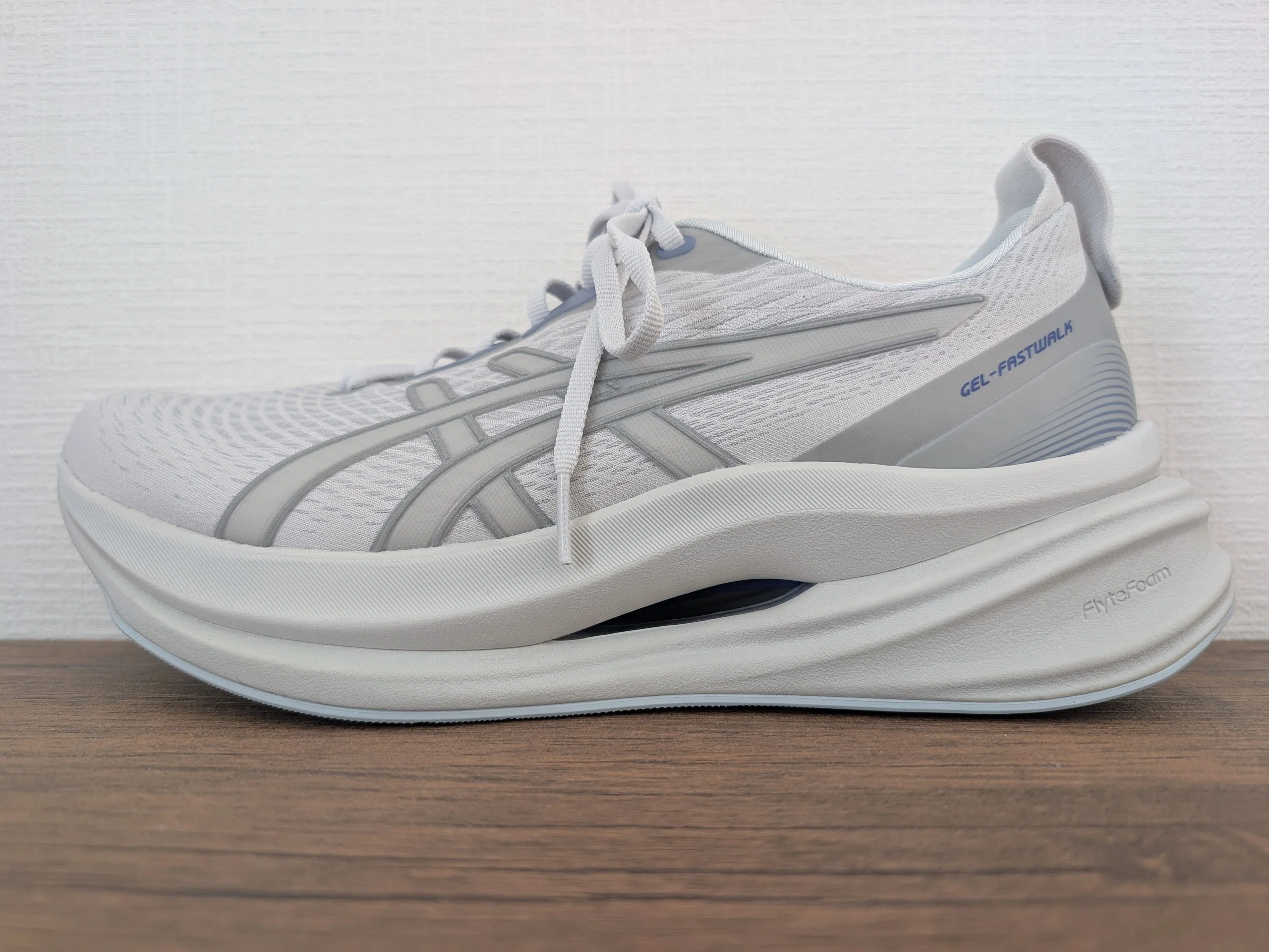ASICS FEEL FAST ホワイト シューズ ASICS】ゲルファストウォークのサイズ感は大きめ。選び方に注意