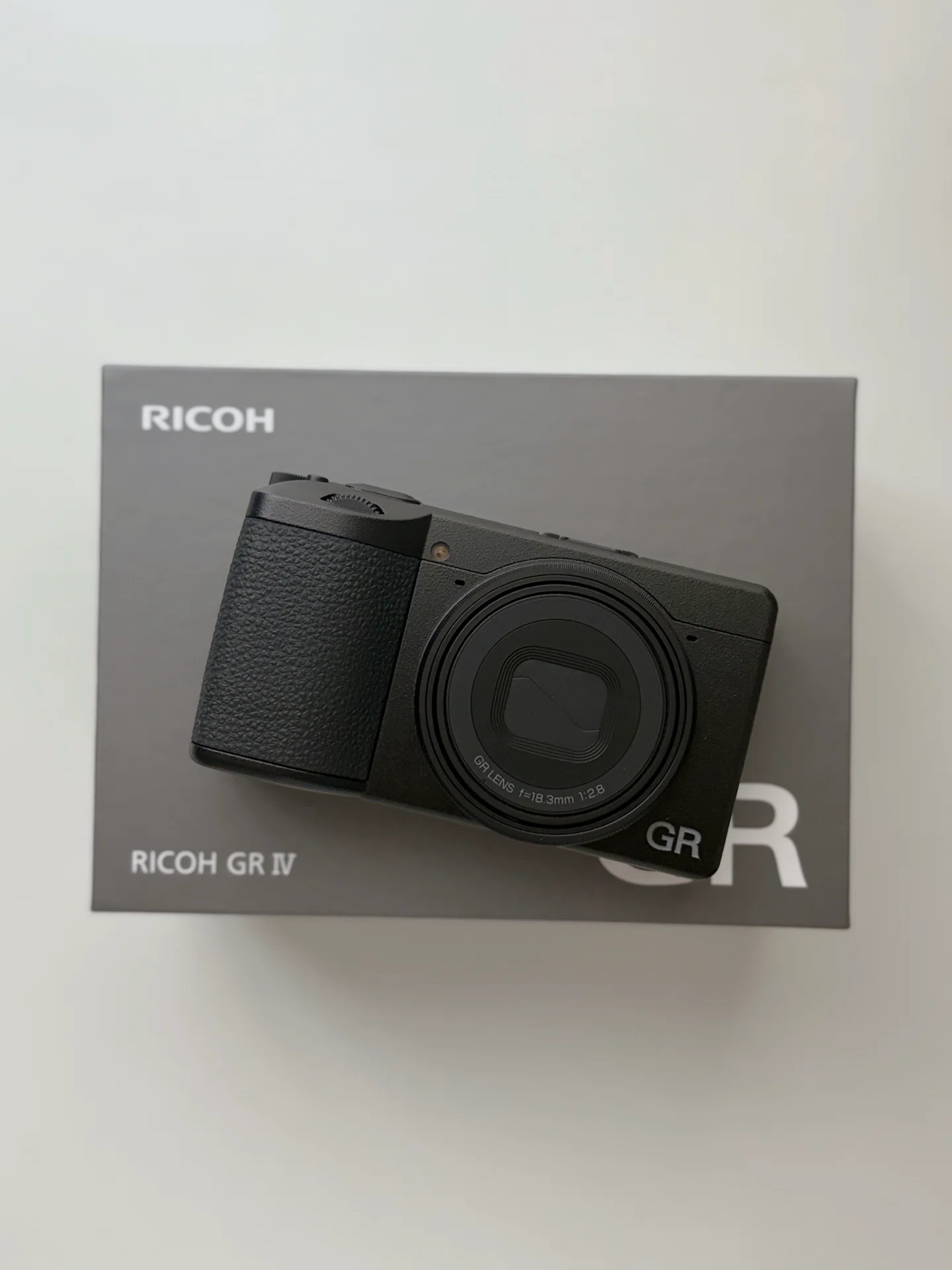 RICOH GR Ⅳ】最初に揃えるべきアイテム｜chiaki