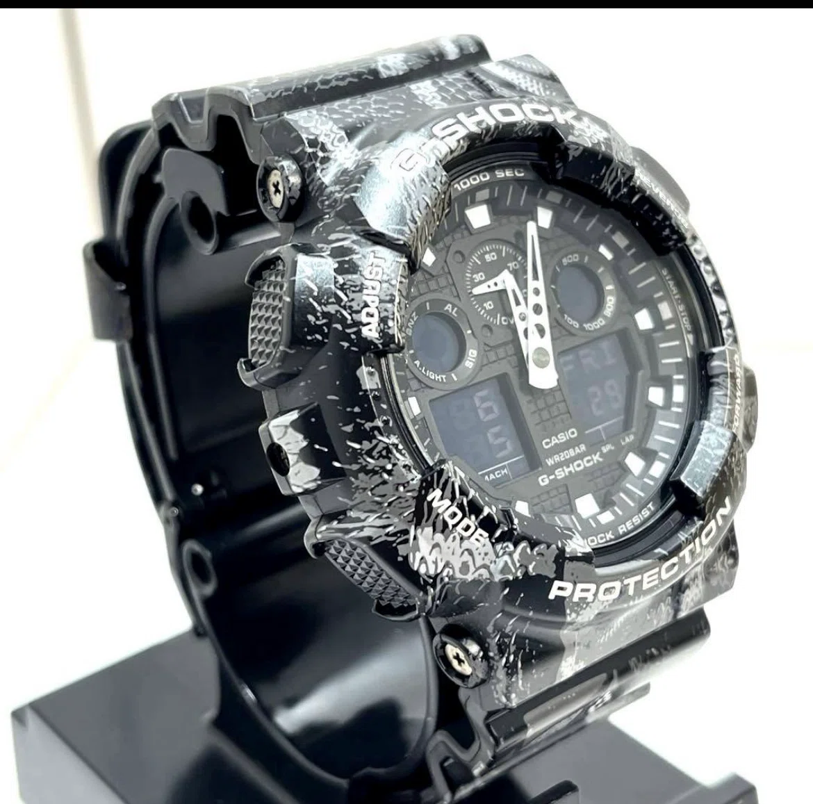 かっち　G-SHOCK マルセロバーロン　スネーク柄　モノトーン 大人の実用時計レビュー】異彩を放つストリートの雄。G-SHOCK×マルセロ
