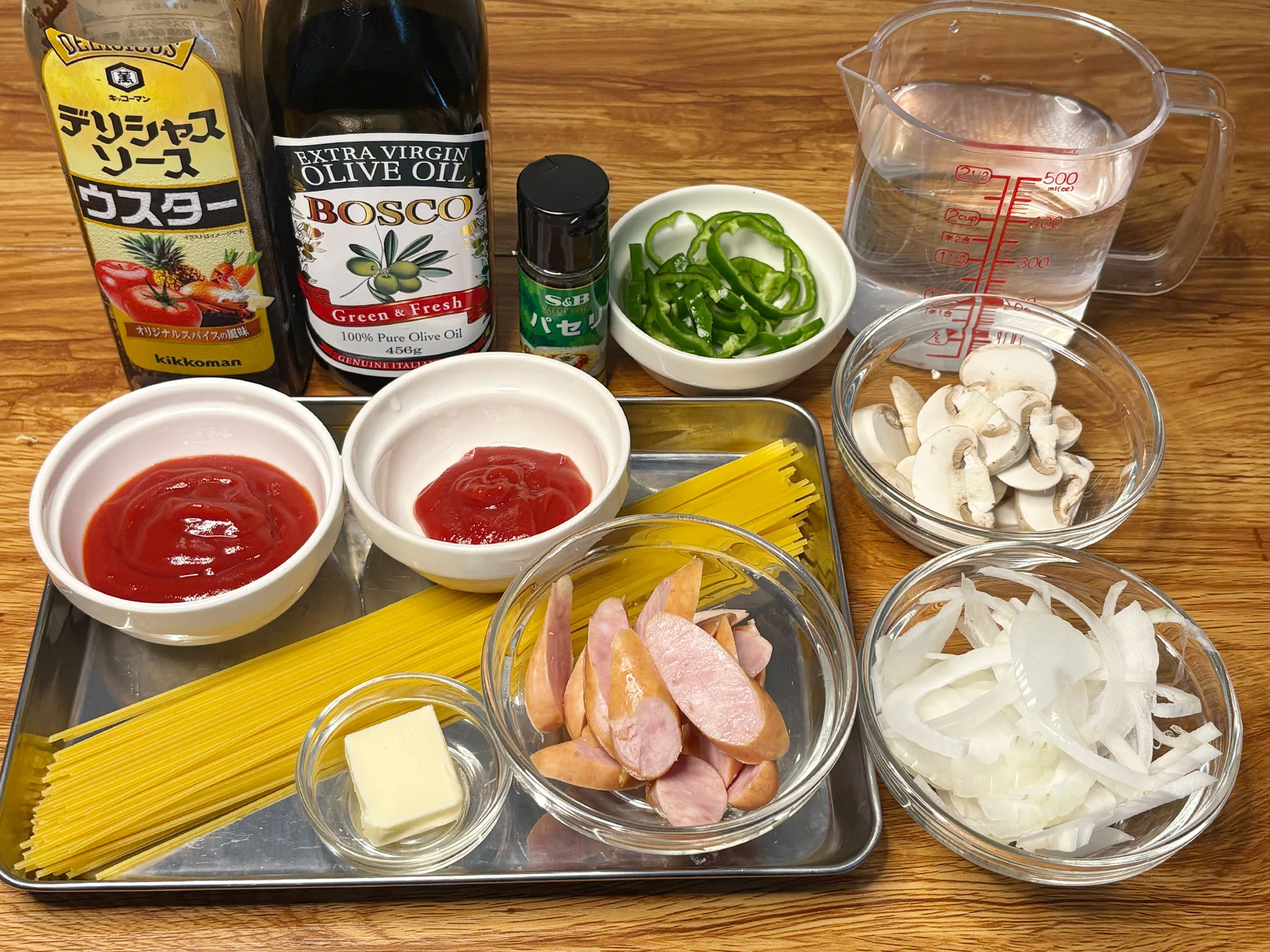ワンパンで作る極上ナポリタン。しっかり炒めて濃厚もっちり！｜めし