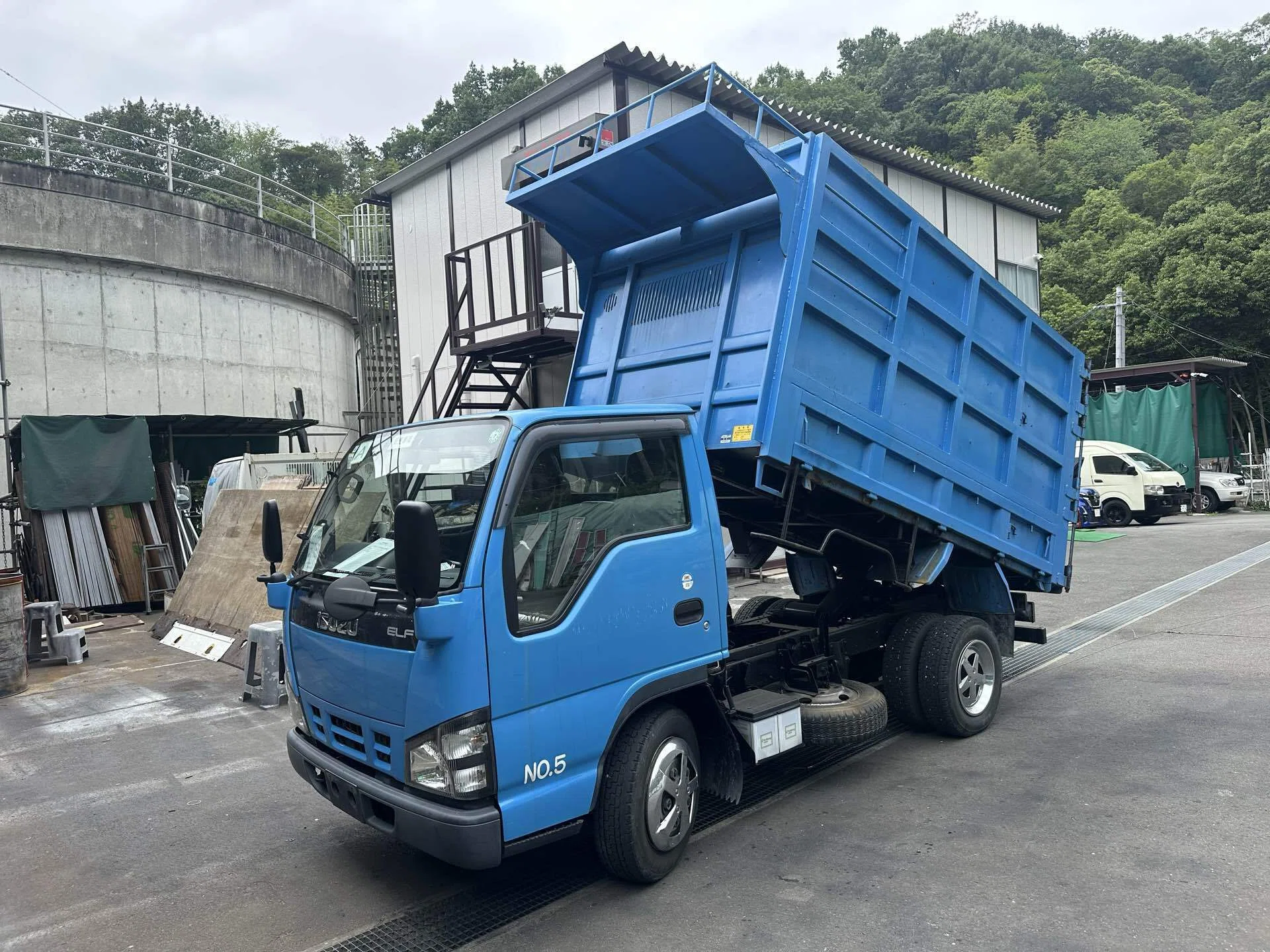 愛知発★いすゞ エルフ ２ｔダンプ 車検満タン 解体 土木 建設業 解体、産廃用の深ダンプ、いすゞエルフ2t 走行5万km、5Fが入荷致しまし