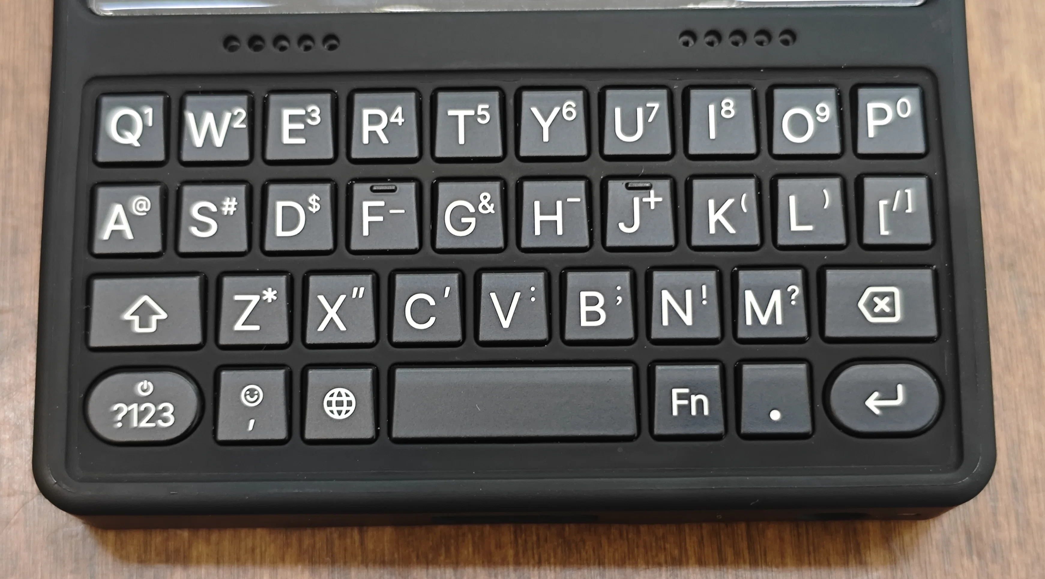 ikko MindOne Pro ＋ 物理キーボードケース Ikko Mind One Pro用キーボードケースが届いた｜葉月 陽