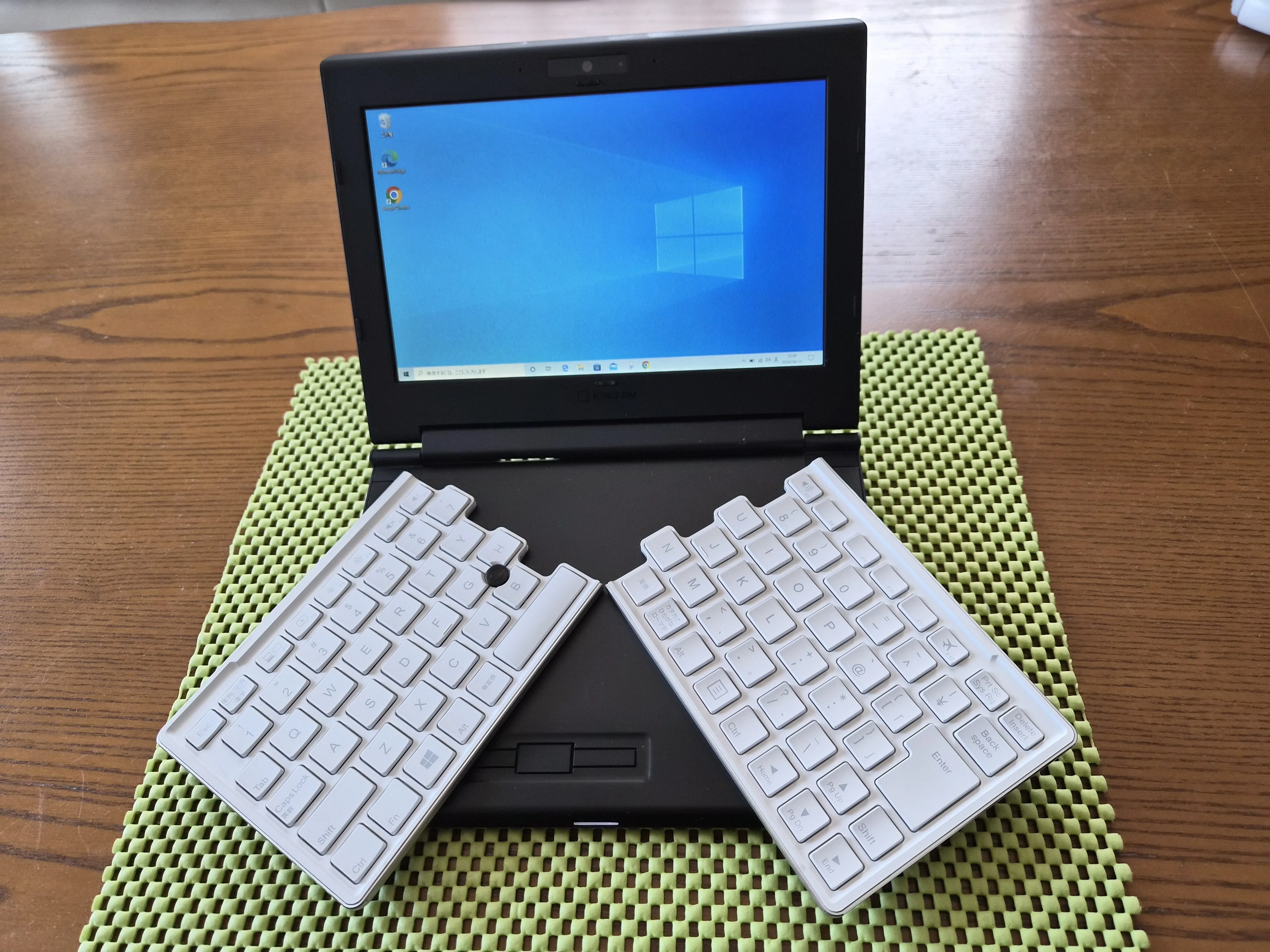 キングジム PORTABOOK XMC10 可変キーボード 折りたたみPC 変態パソコンシリーズ 第7弾キングジム PORTABOOK XMC10 実機レビュー