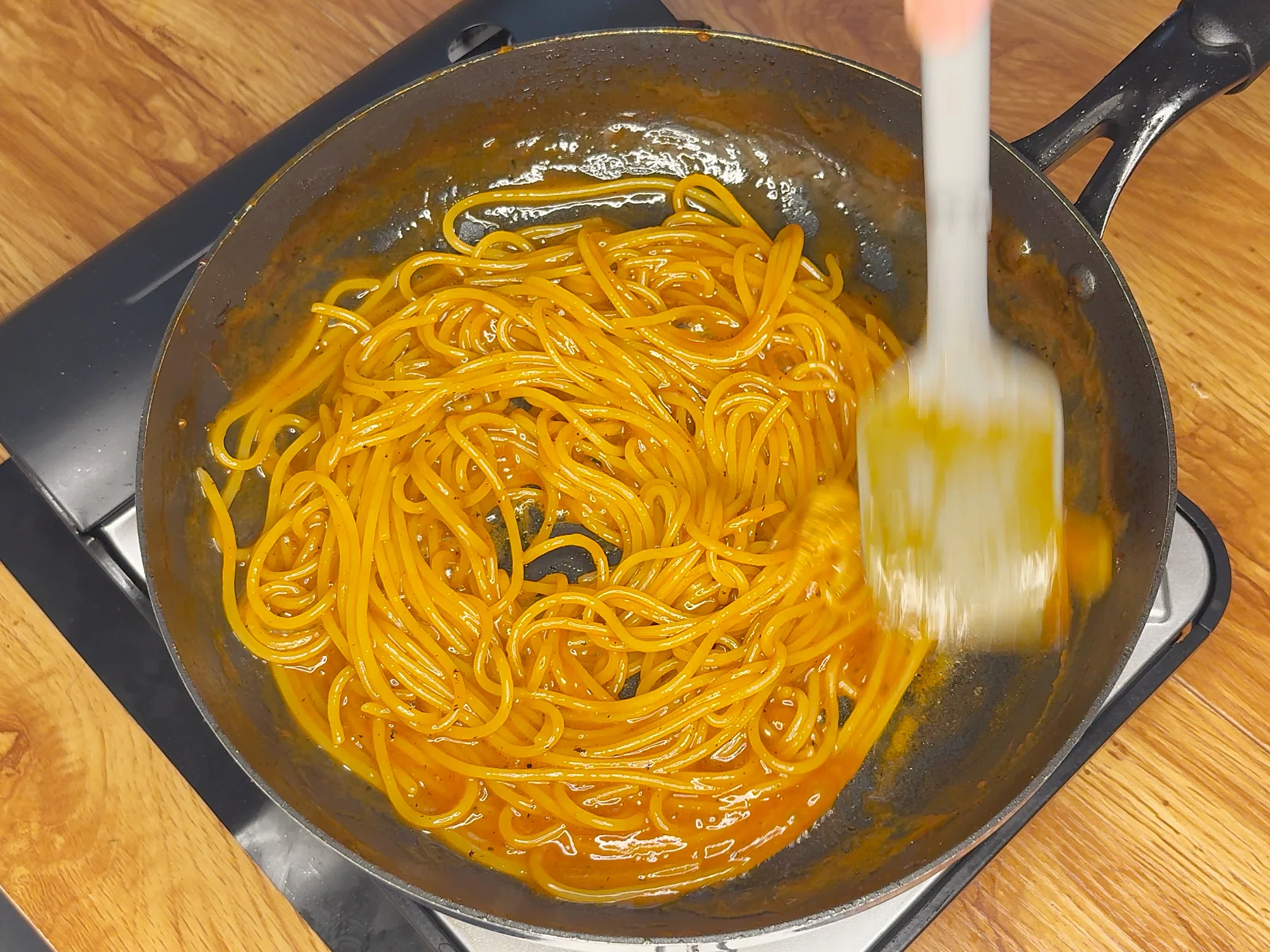 ワンパンで作る極上ナポリタン。しっかり炒めて濃厚もっちり！｜めし