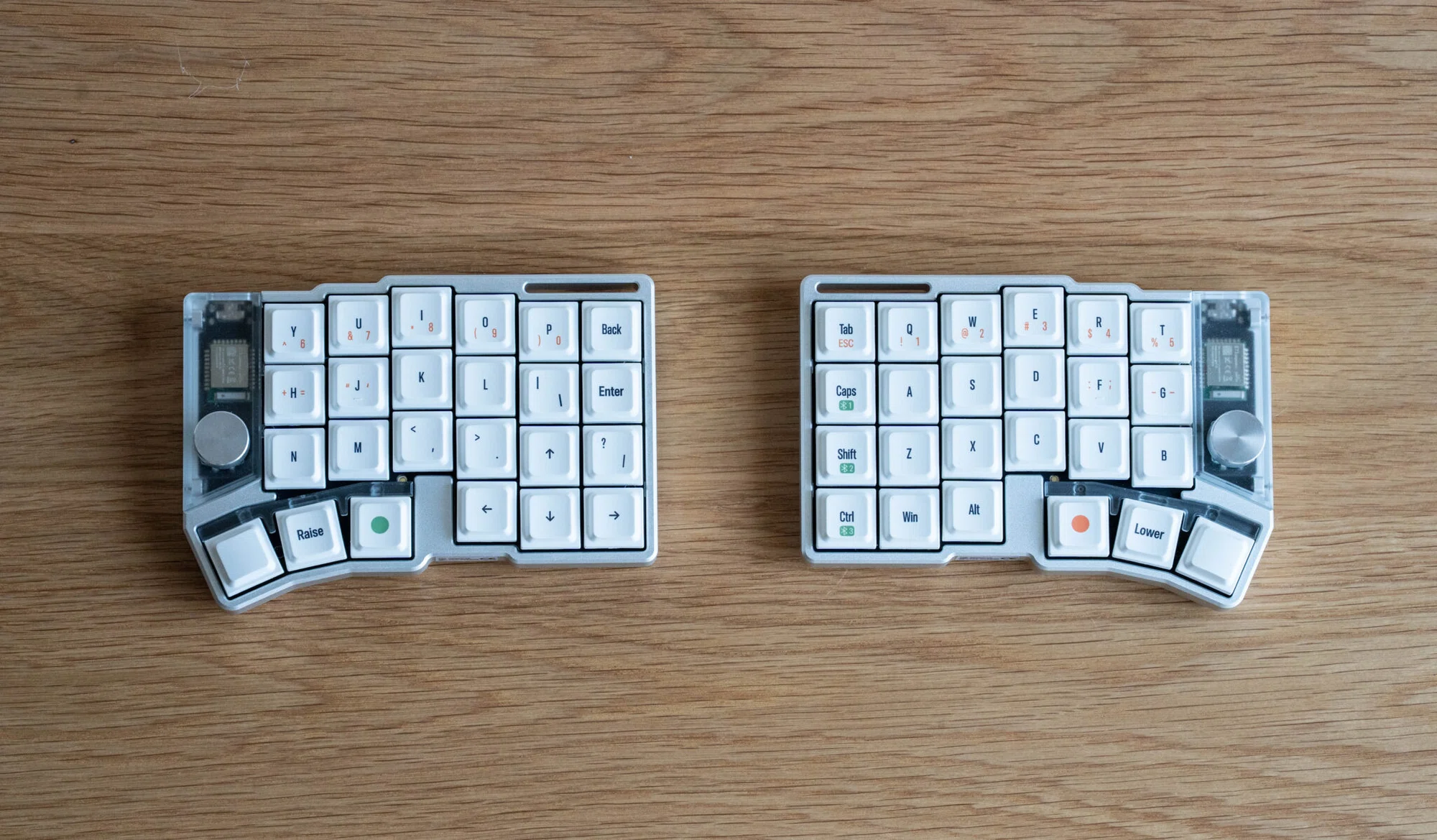 75%配列の「Jiffy75」が完全無線分割キーボード導入の正解かもしれない 75%配列の「Jiffy75」が完全無線分割キーボード導入の正解かもしれない