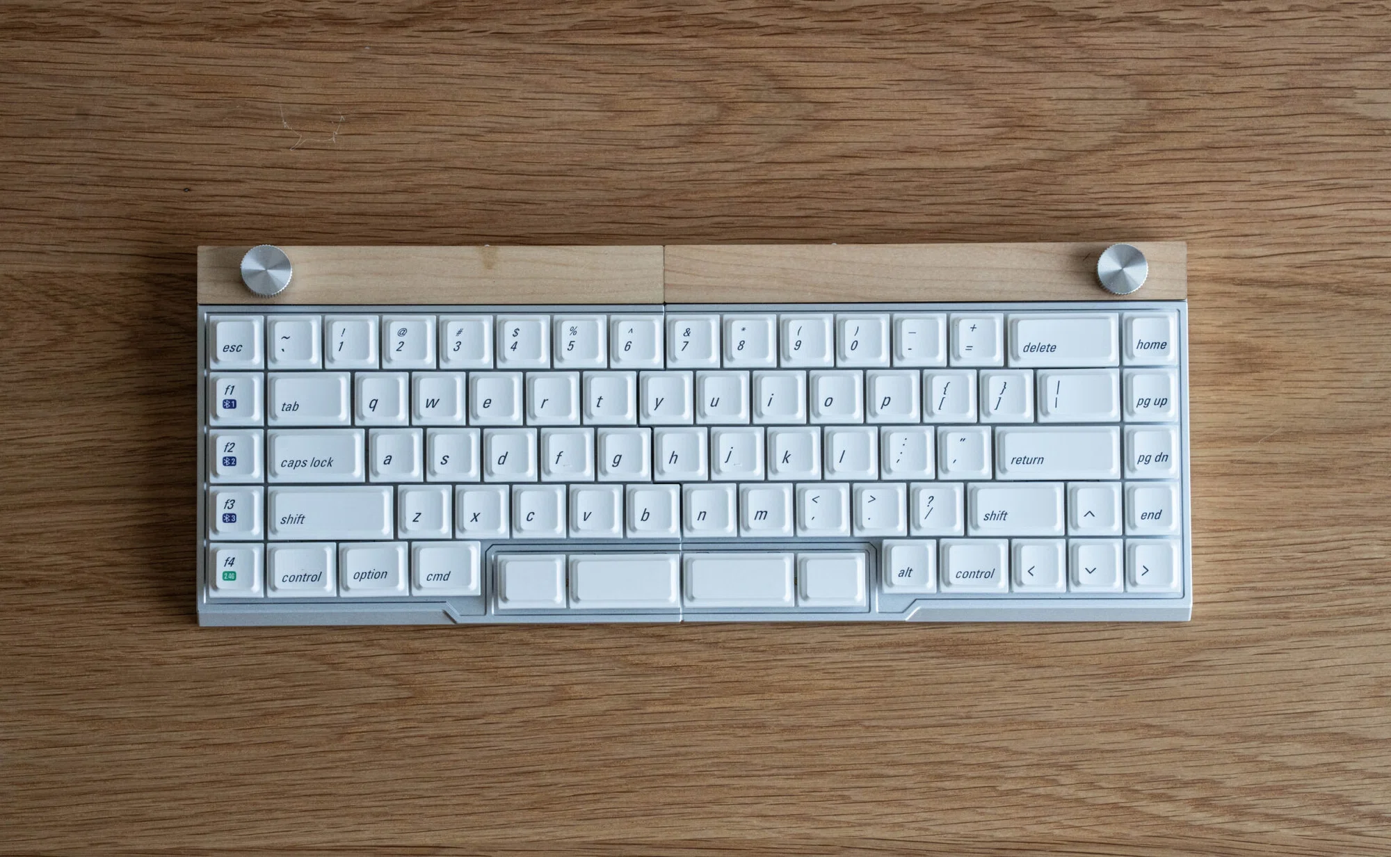 75%配列の「Jiffy75」が完全無線分割キーボード導入の正解かもしれない 75%配列の「Jiffy75」が完全無線分割キーボード導入の正解かもしれない