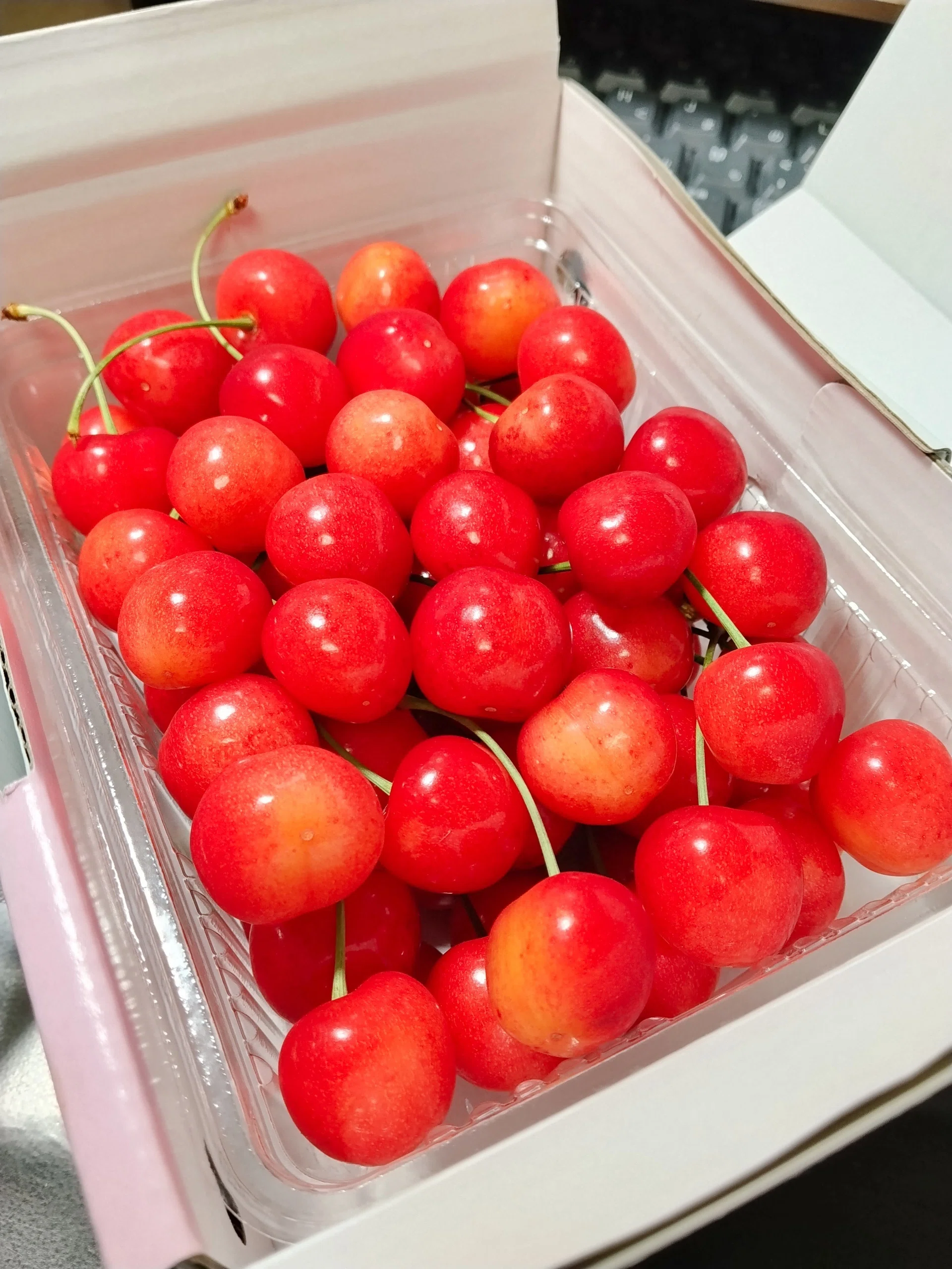 Fukushima Gourmet] Red jewels, riding on the early summer breeze