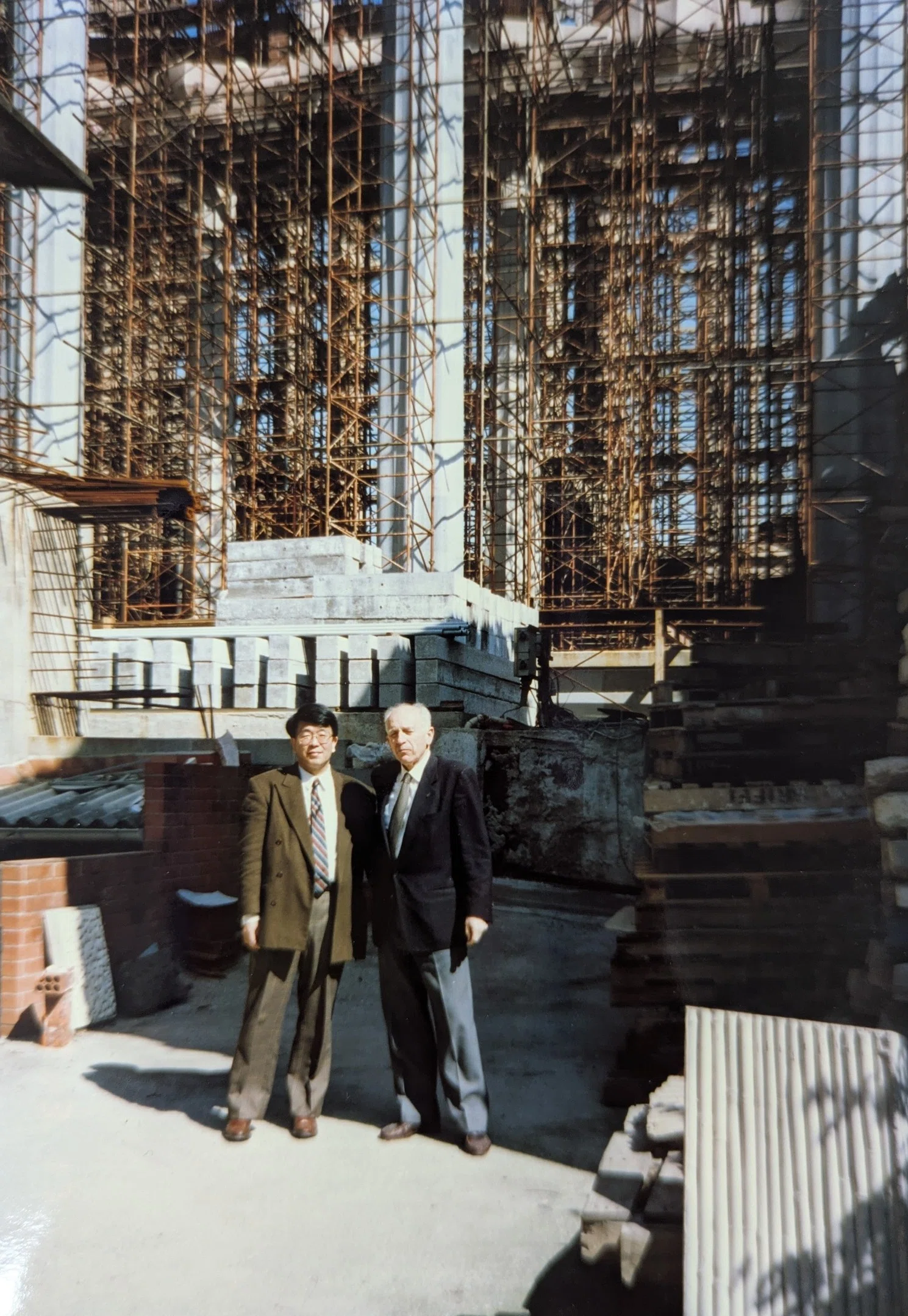 ガウディの建築を訪ねて――1993年の記録写真から｜トキのはね 01【写真