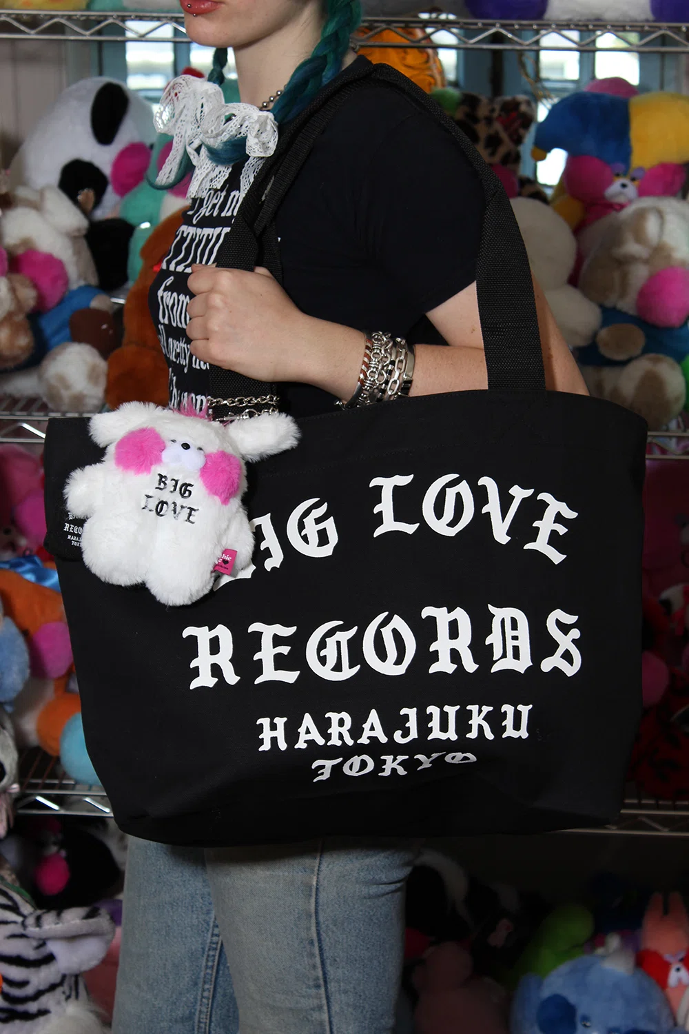 BIG LOVE RECORDS x Plushie Loveのぬいぐるみくんついに発売｜仲真史