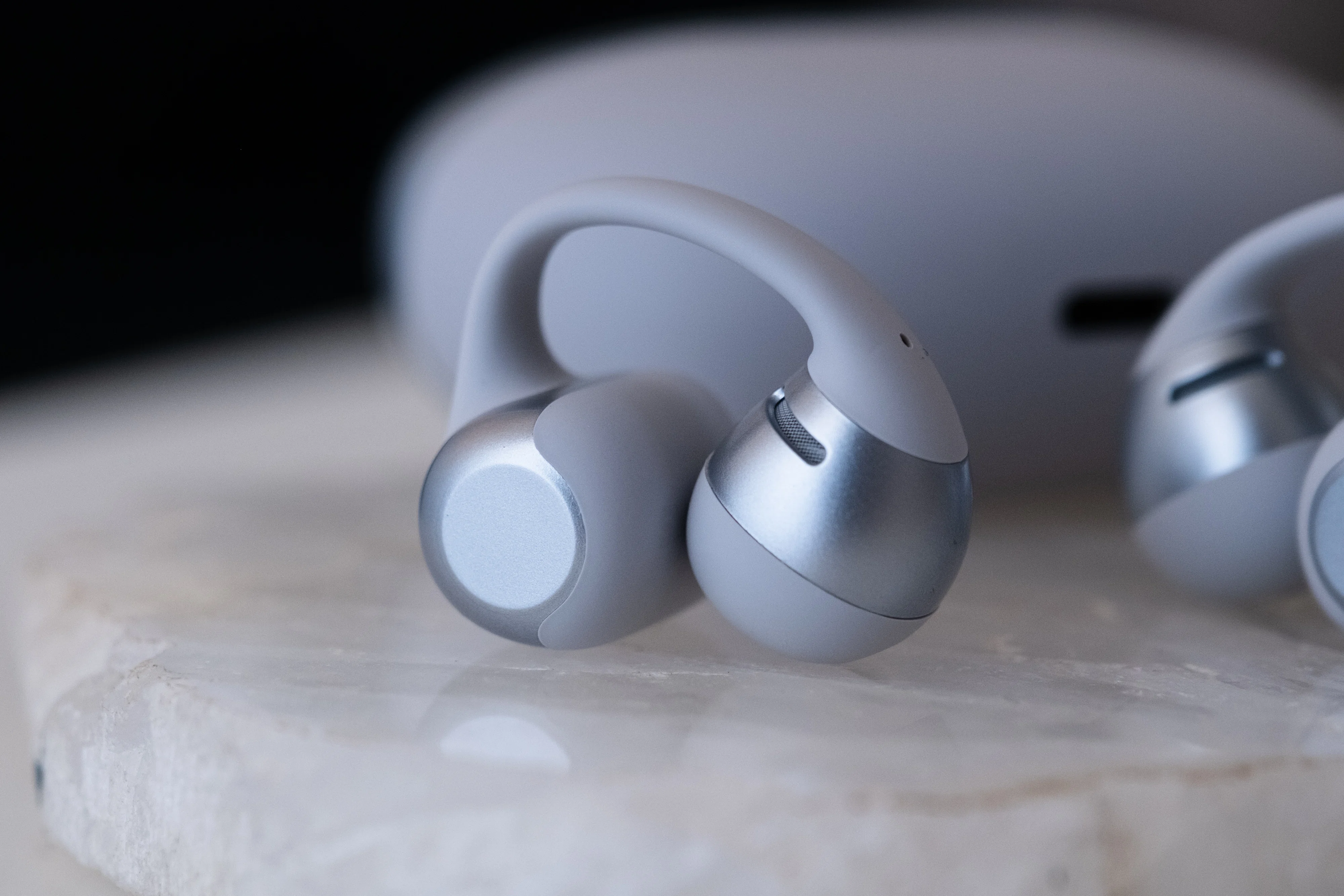 お気に入りのイヤーカフ型イヤホンが進化した！｜Shokz OpenDots 2