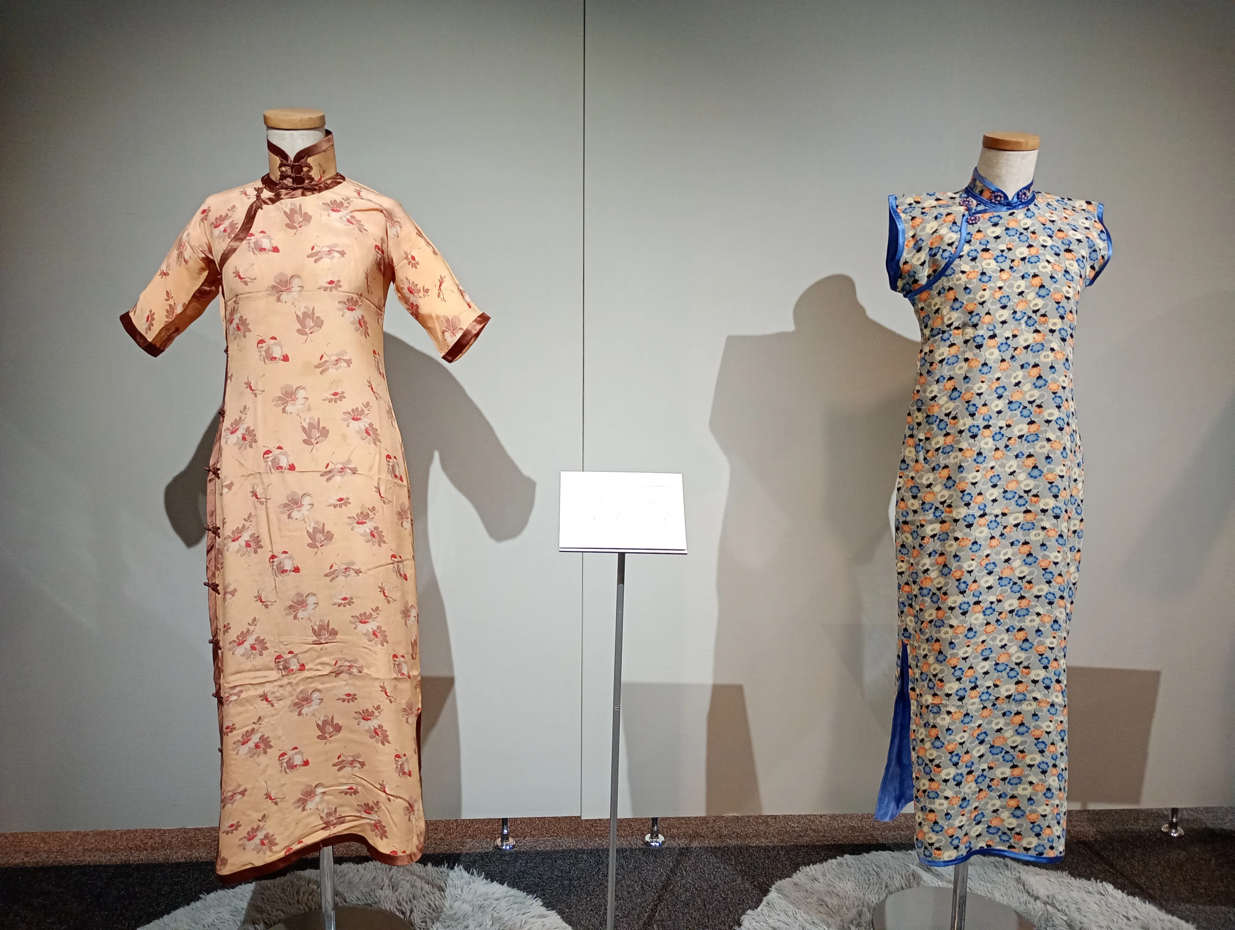 身体の線を出すか出さないかということ日中友好会館美術館「心惹かれる