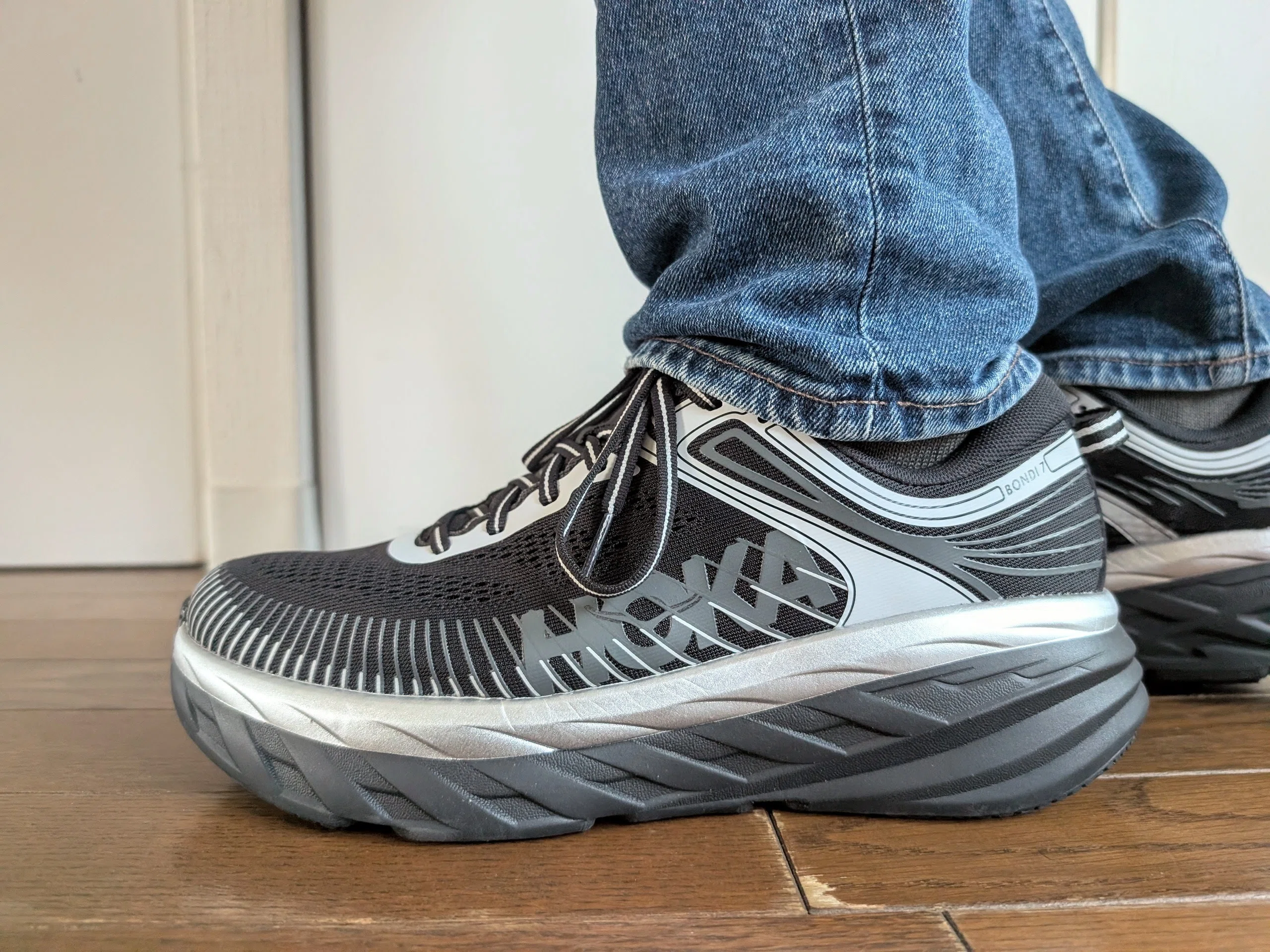 ホカ　復刻ボンダイ7 25cm HOKA】復刻したボンダイ7は疲れにくい＆おしゃれのダブルパンチ。完成