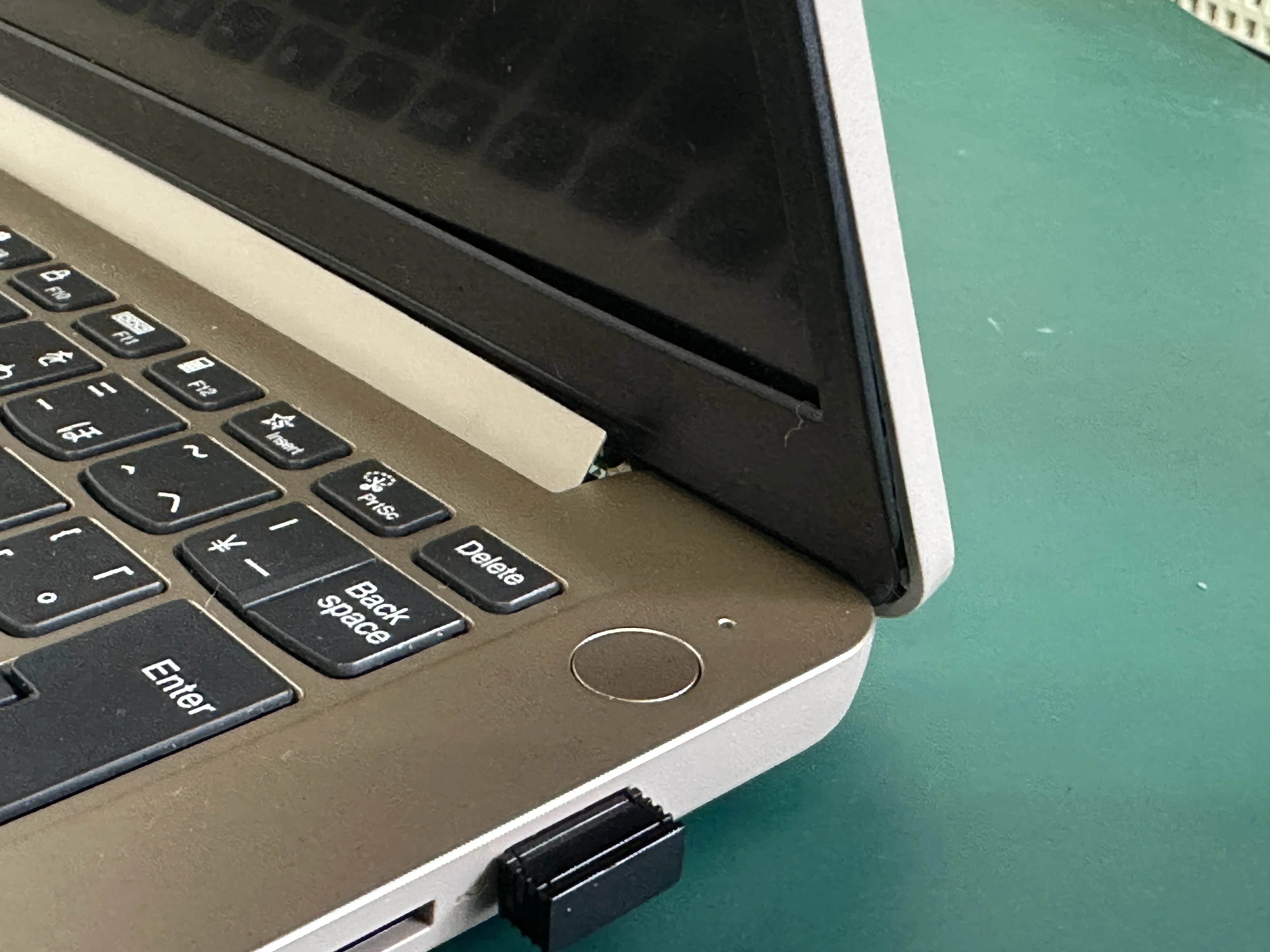 IdeaPad Slim 170 開閉出来ない | ヒンジ修復 | パソコン修理 札幌