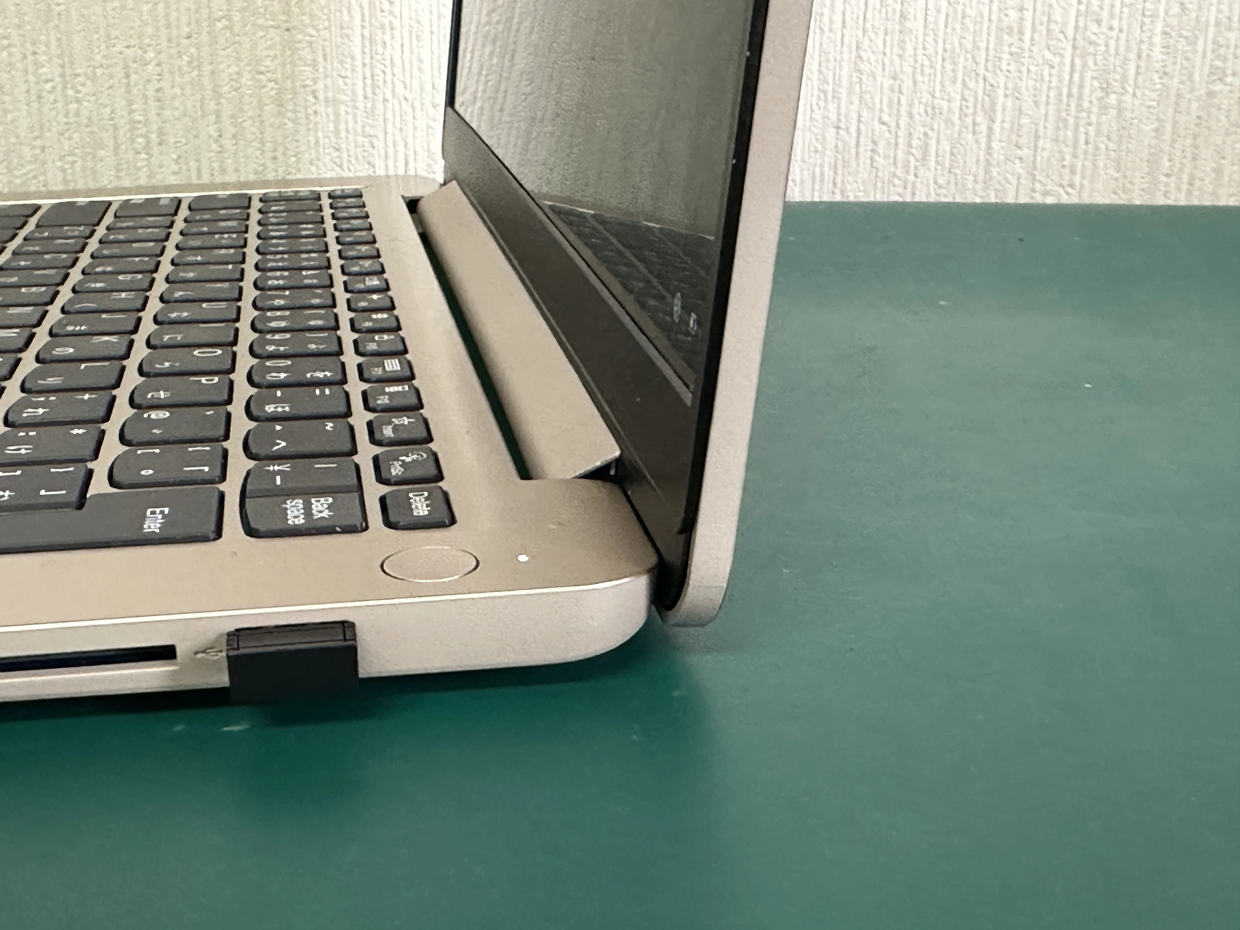 IdeaPad Slim 170 開閉出来ない | ヒンジ修復 | パソコン修理 札幌