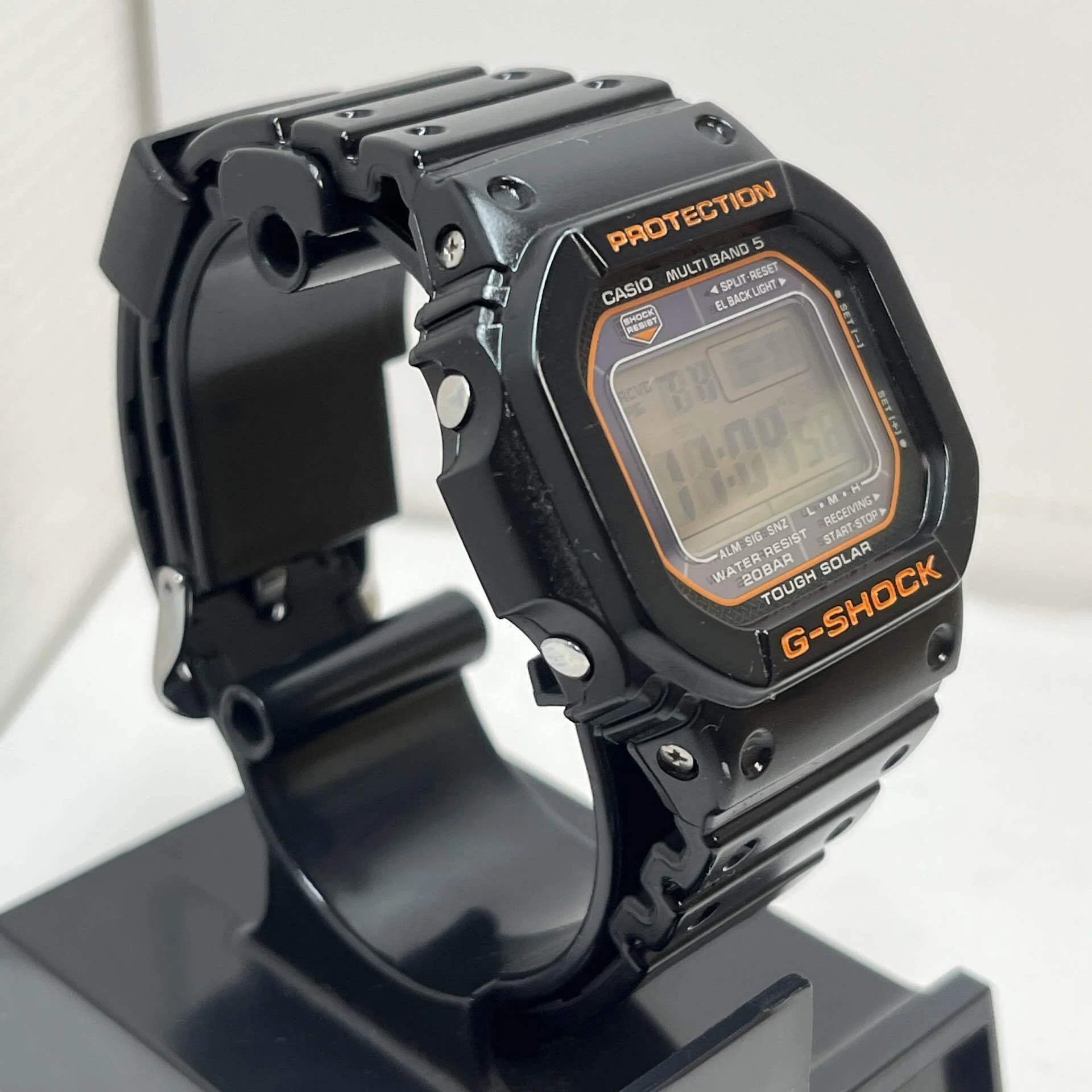 スクエアの系譜に宿るプロ仕様の魂。G-SHOCK「GW-M5600R」の圧倒的な 