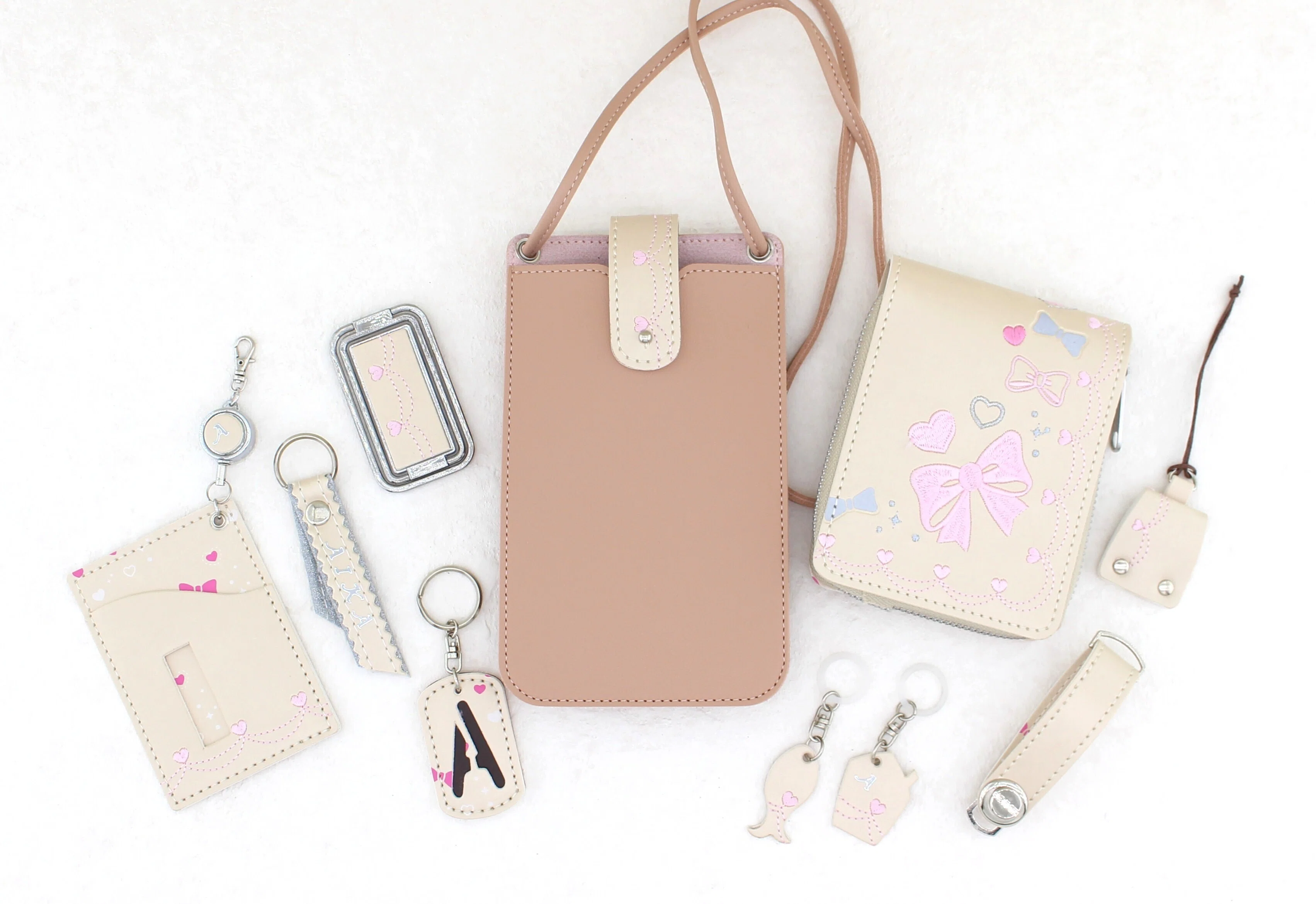 はじめまして。ランドセルリメイクの革工房「LeatherWorksJUN」です