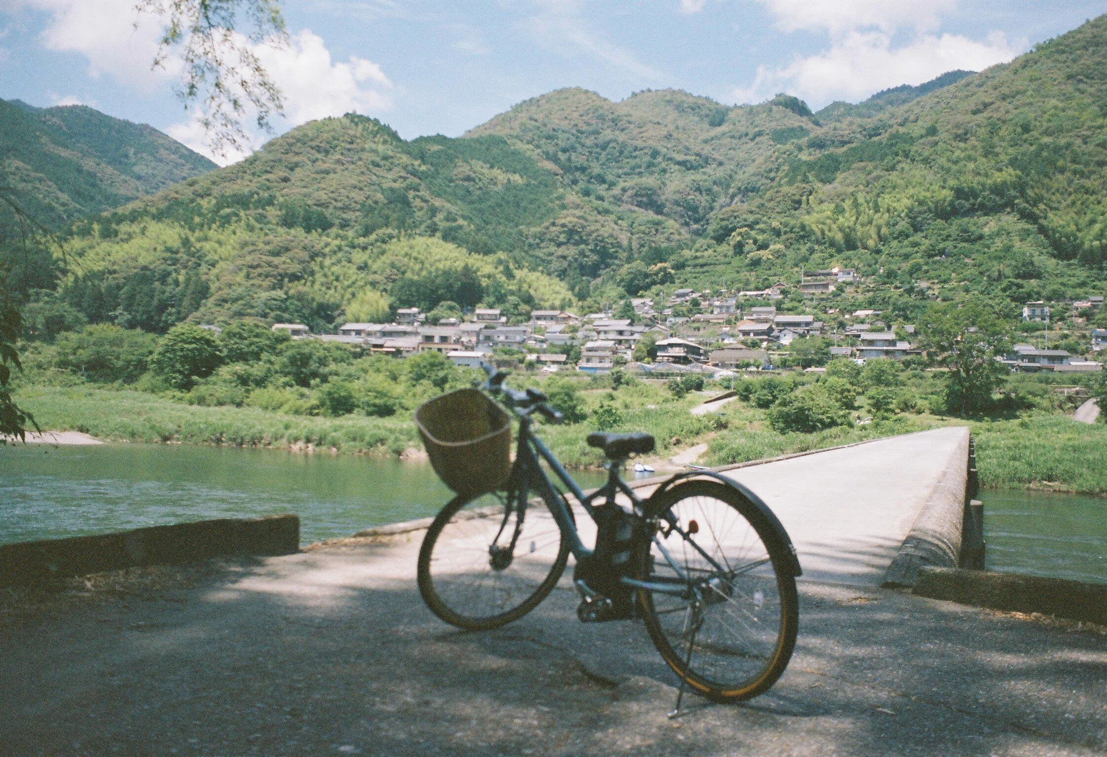 運転できないので自転車で仁淀川沿いを走る高知旅 1日目｜amazu