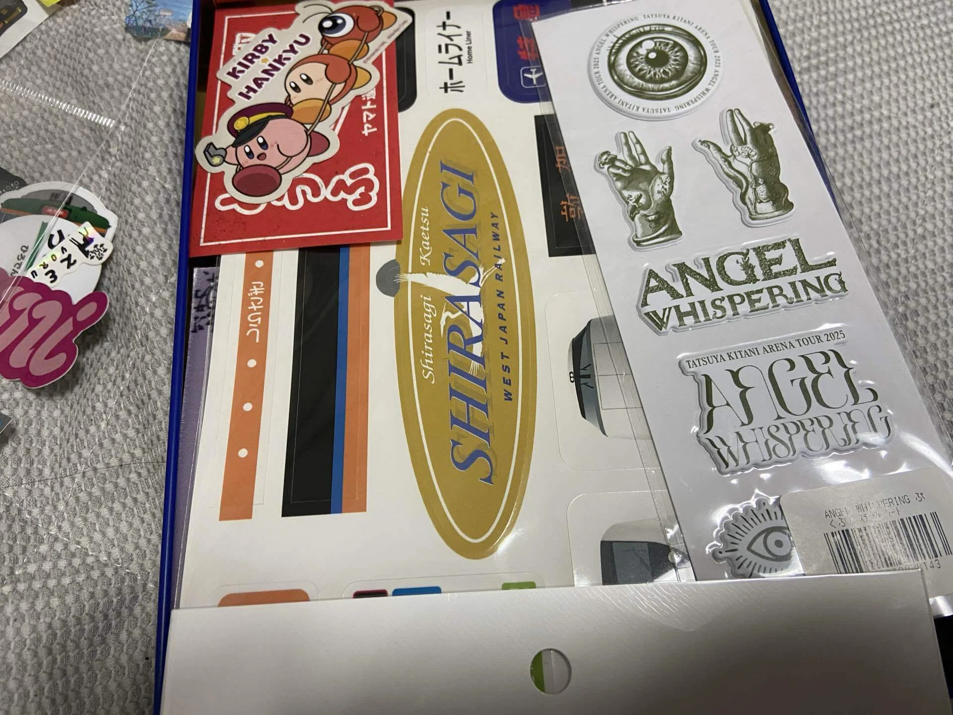 ライブと鉄道とラジオで集めたステッカーで、シール帳つくってみた