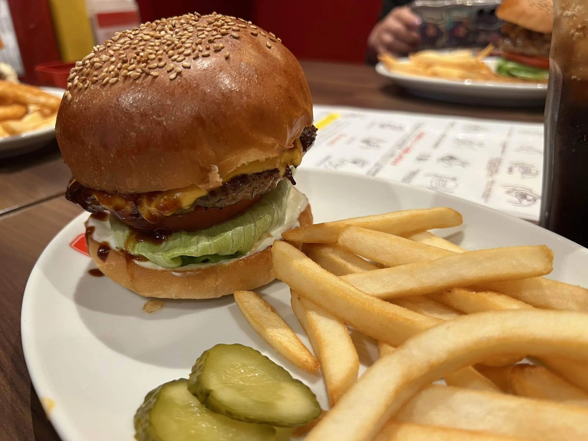 御茶ノ水「BROZERS'」──出社日ランチで本格バーガーという