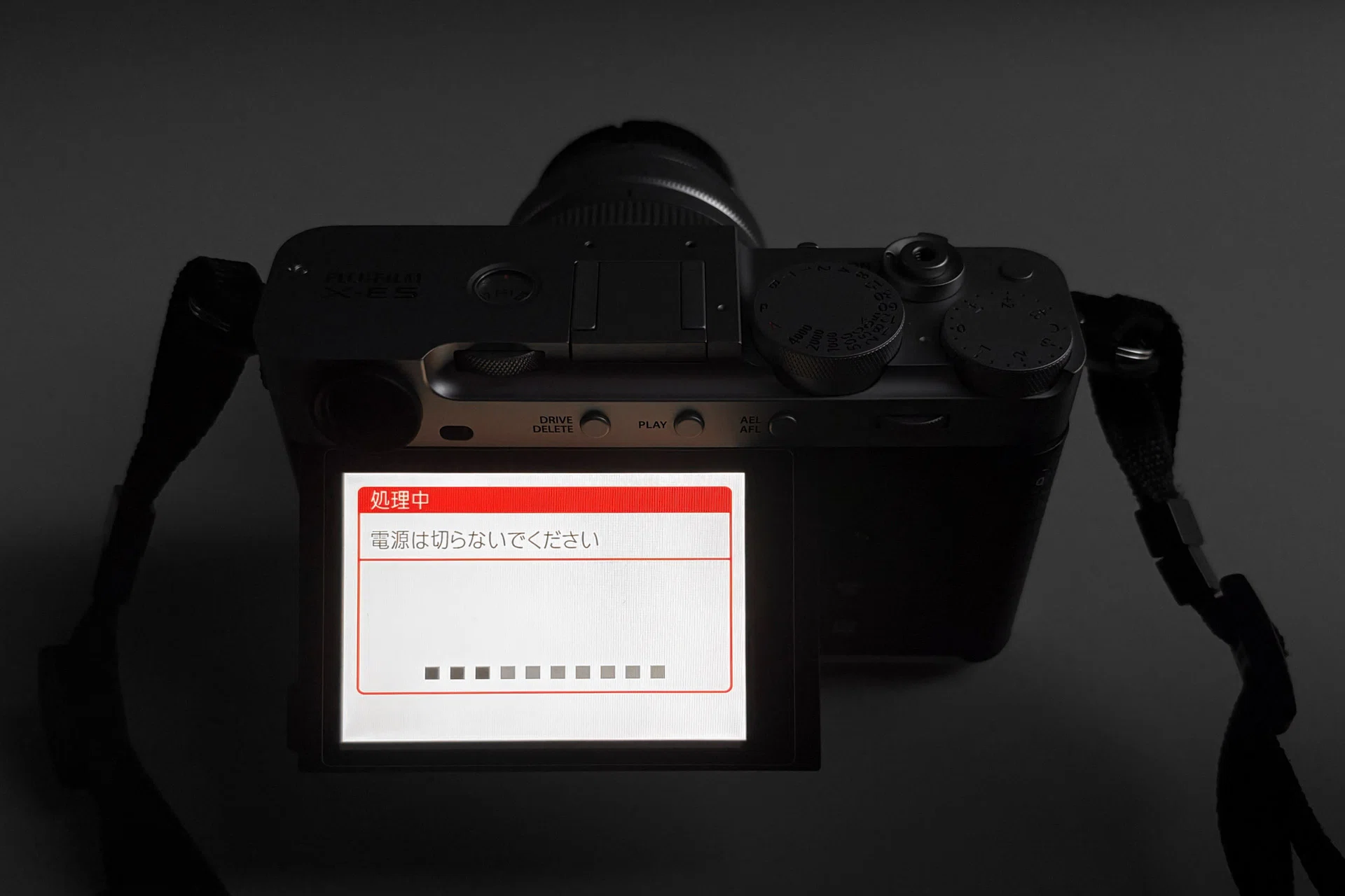 FUJIFILM X-E5 電源がときどき入らないトラブルが解決（？）｜ReijiroSnap