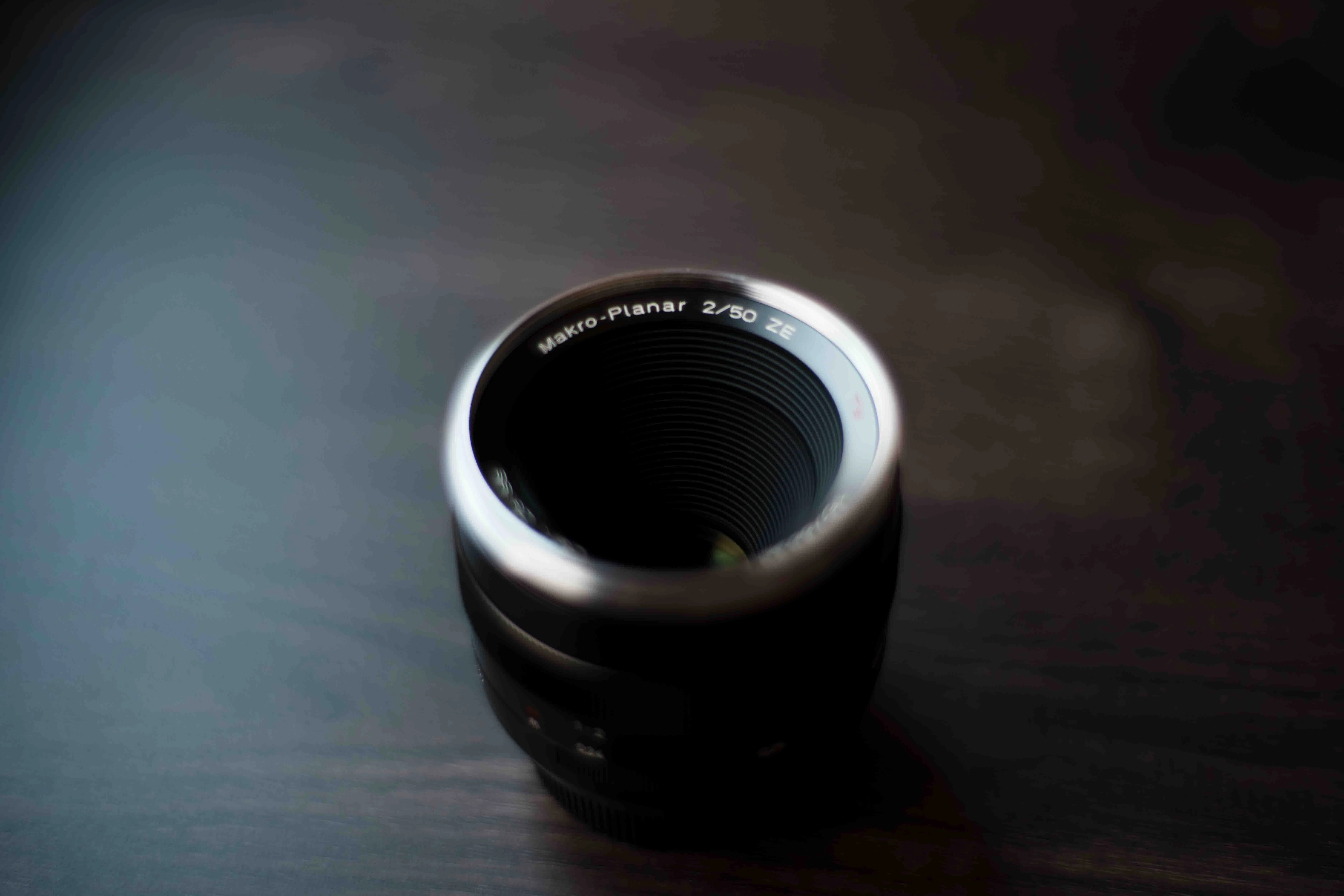 単焦点レンズが高くて買えない人へ──中古3万円台のPlanar 50mm F1.4
