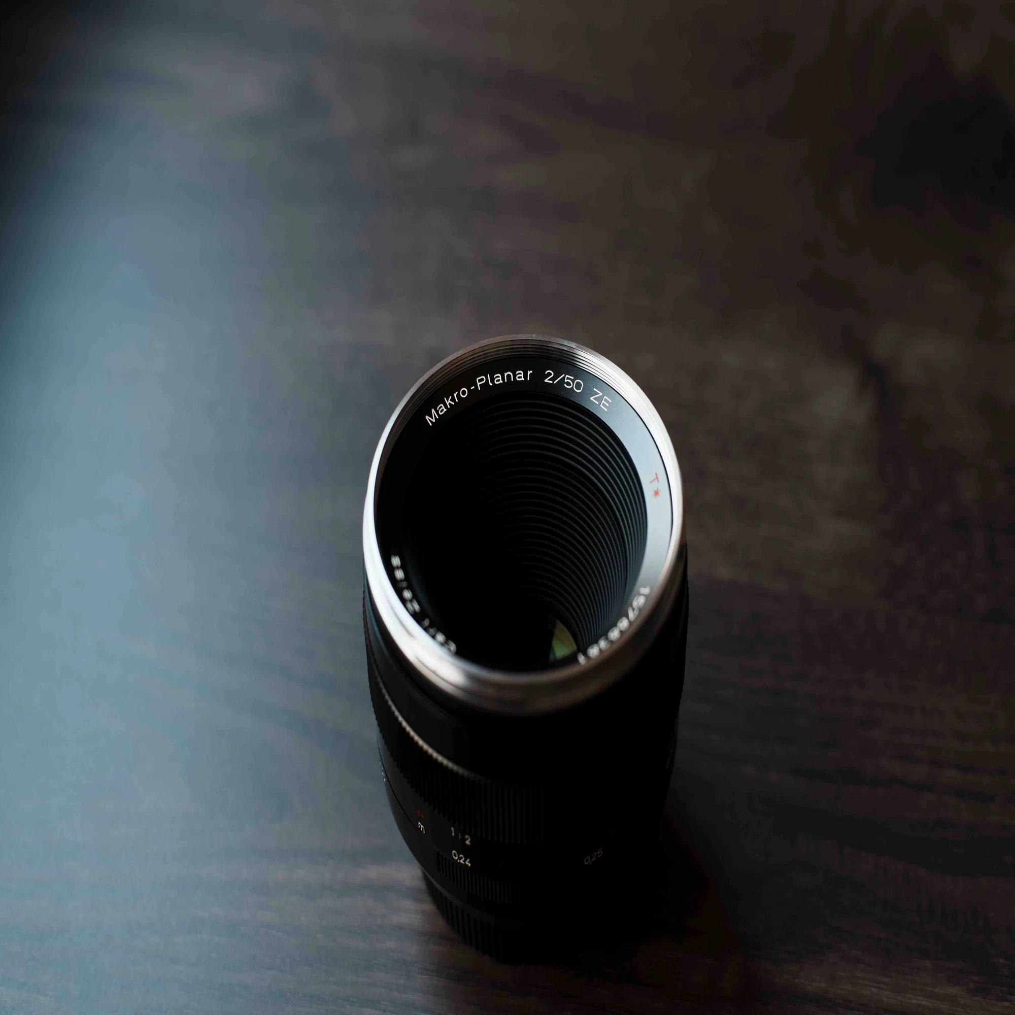 単焦点レンズが高くて買えない人へ──中古3万円台のPlanar 50mm F1.4 