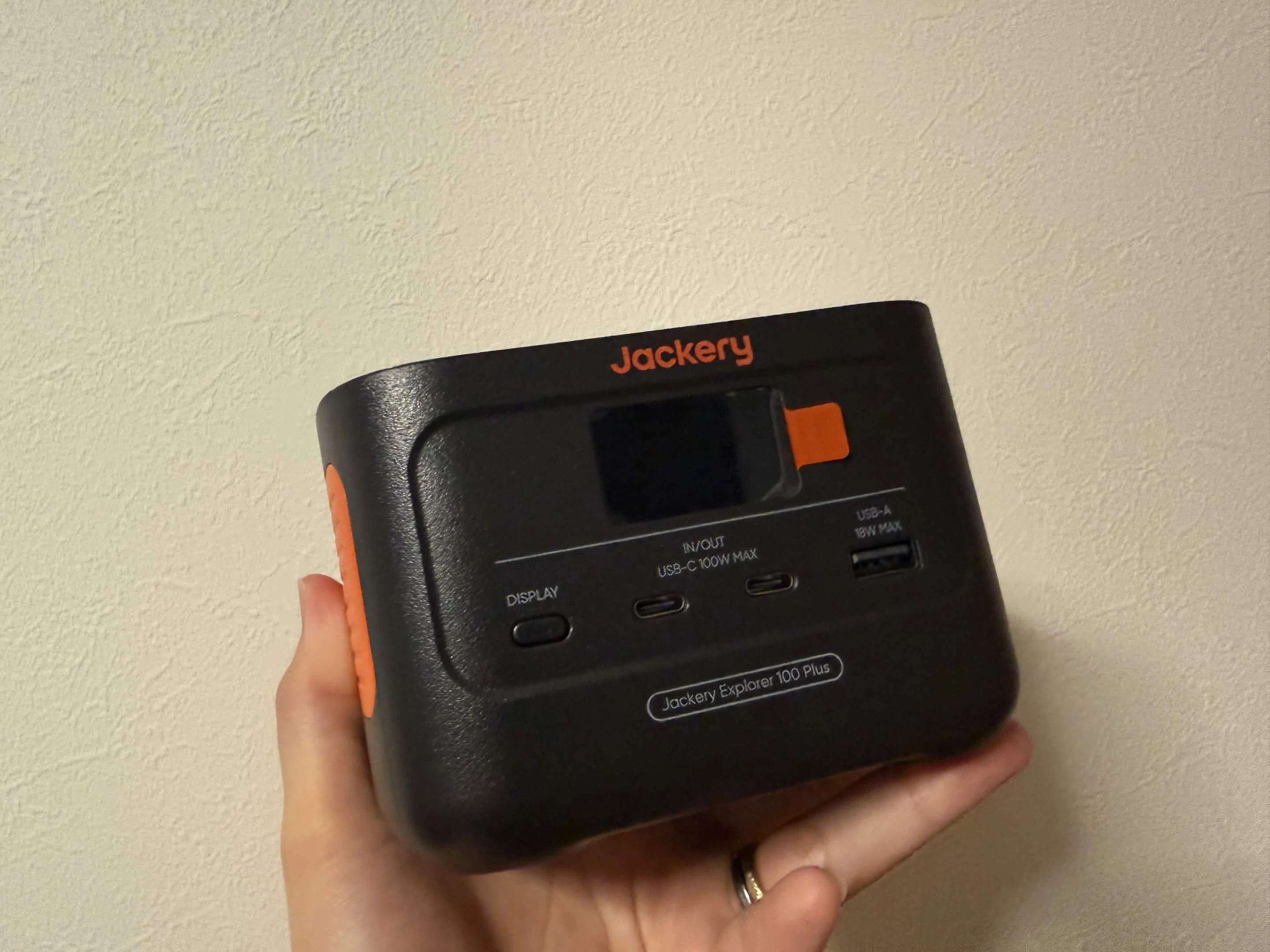 モバイルバッテリー以上、ポータブル電源以下｜Jackery Explorer 100