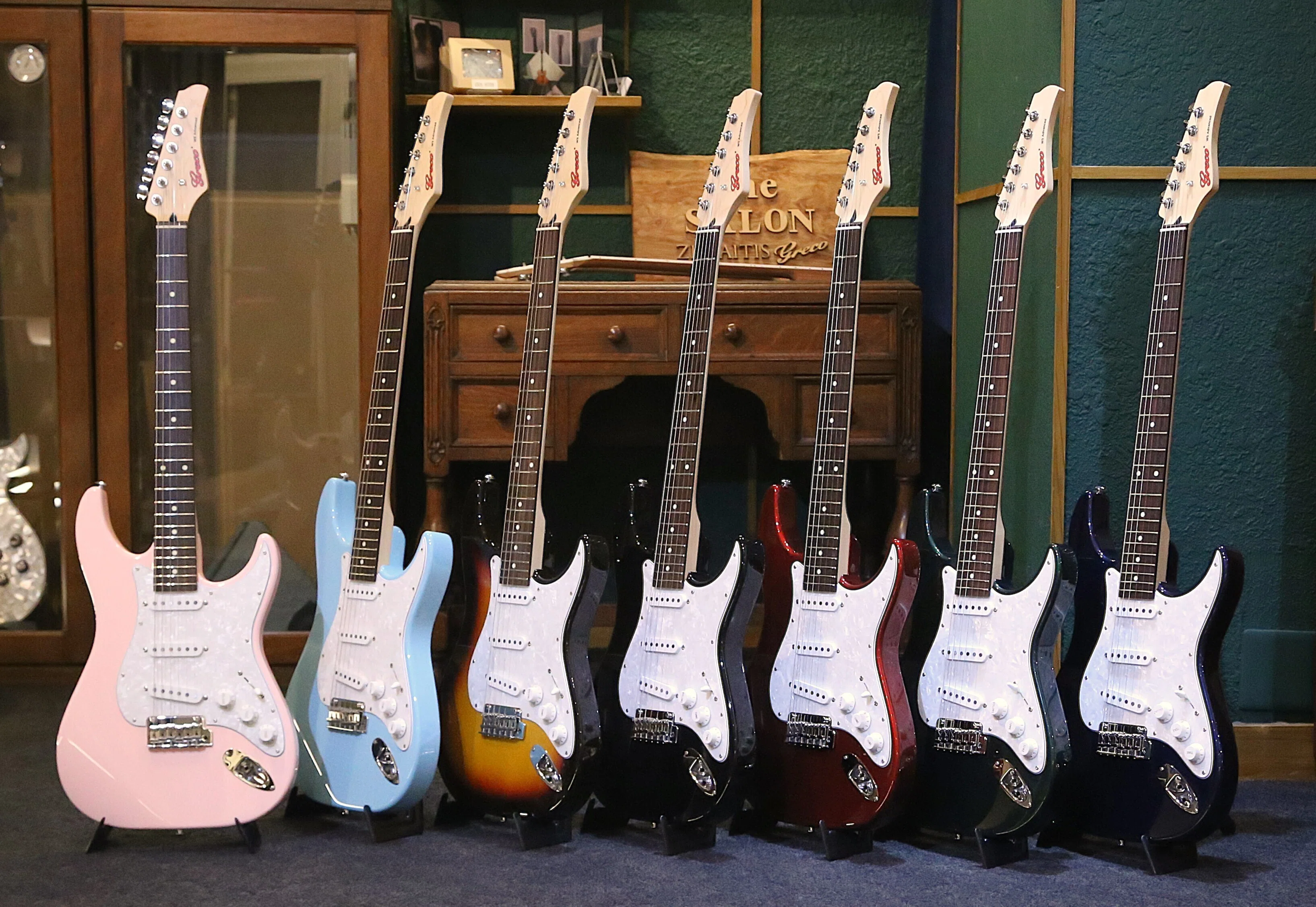 このままライブOK！ステキなエフェクターセット☆ ギターを始めたい方必見！】今ならエフェクターがついてくる？！Greco