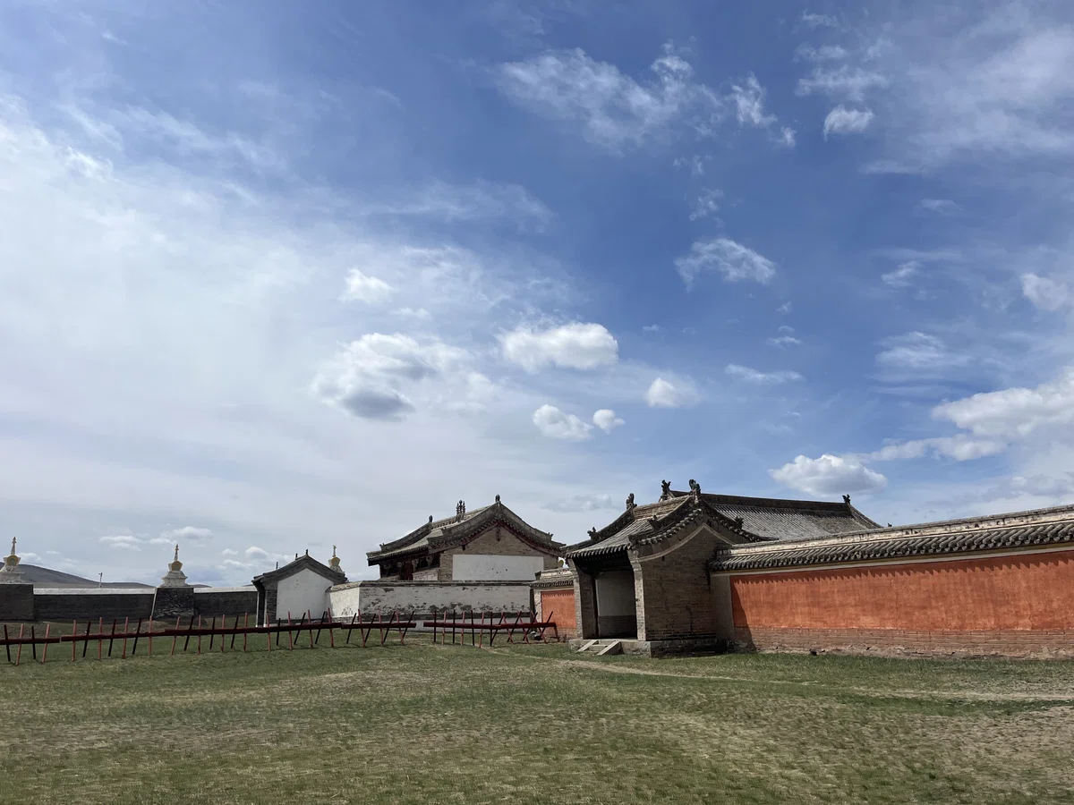 青い空 空 モンゴル帝国 モンゴル カラコルム ハラホリン 世界遺産 チベット仏教 仏教寺院 アップリケ タンカ 仏画 仏塔