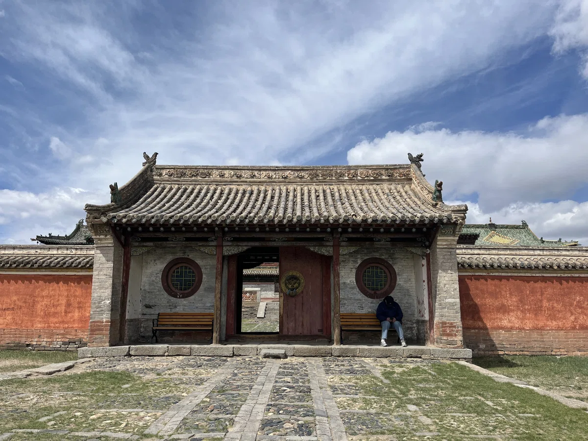 ゴルバンゾー エルデネゾー寺院 門 カラコルム ハラホリン