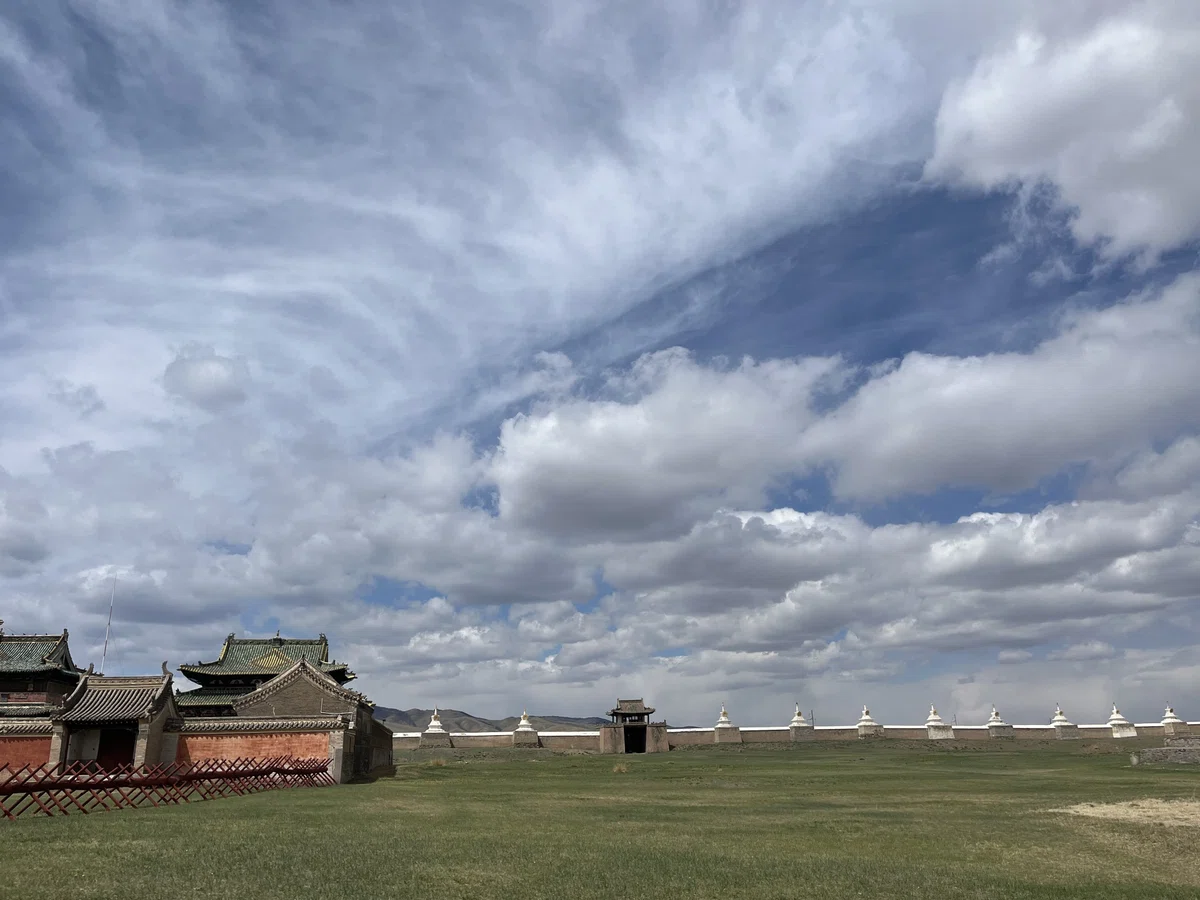 雲 青空 青い空 カラコルム ハラホリン エルデネゾー