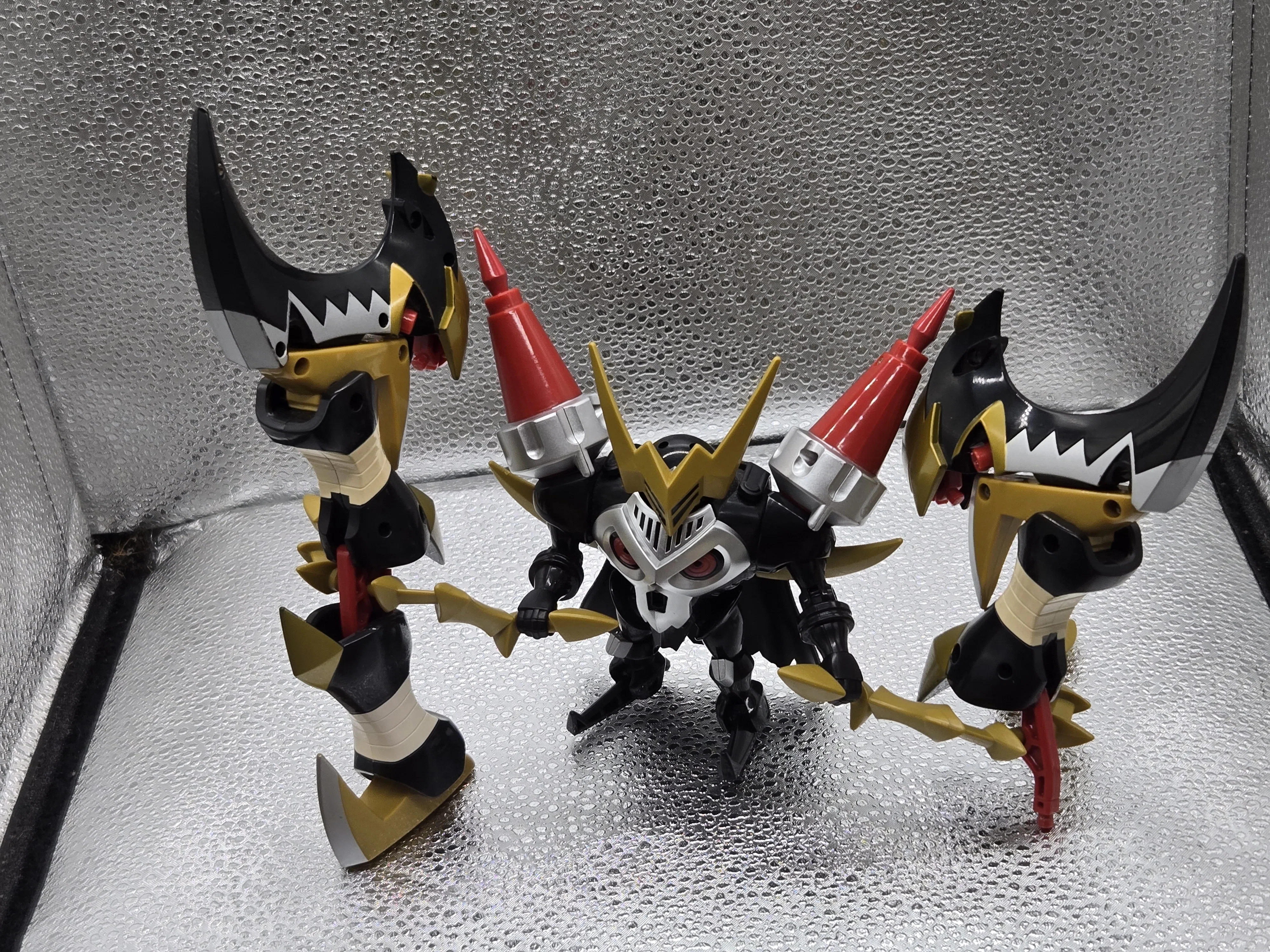 クロスフィギュアのダークナイトモン買った｜とうふ