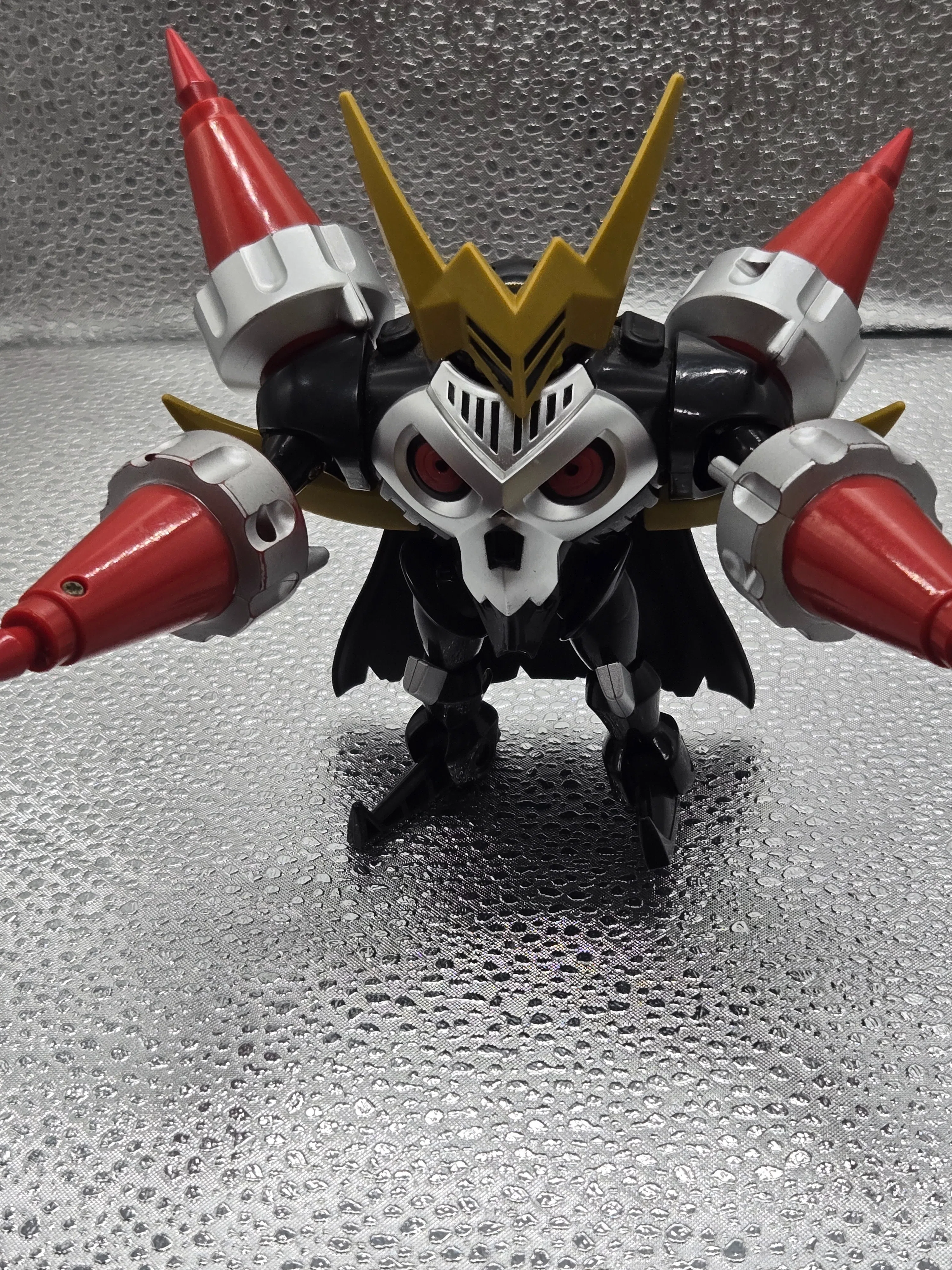 クロスフィギュアのダークナイトモン買った｜とうふ