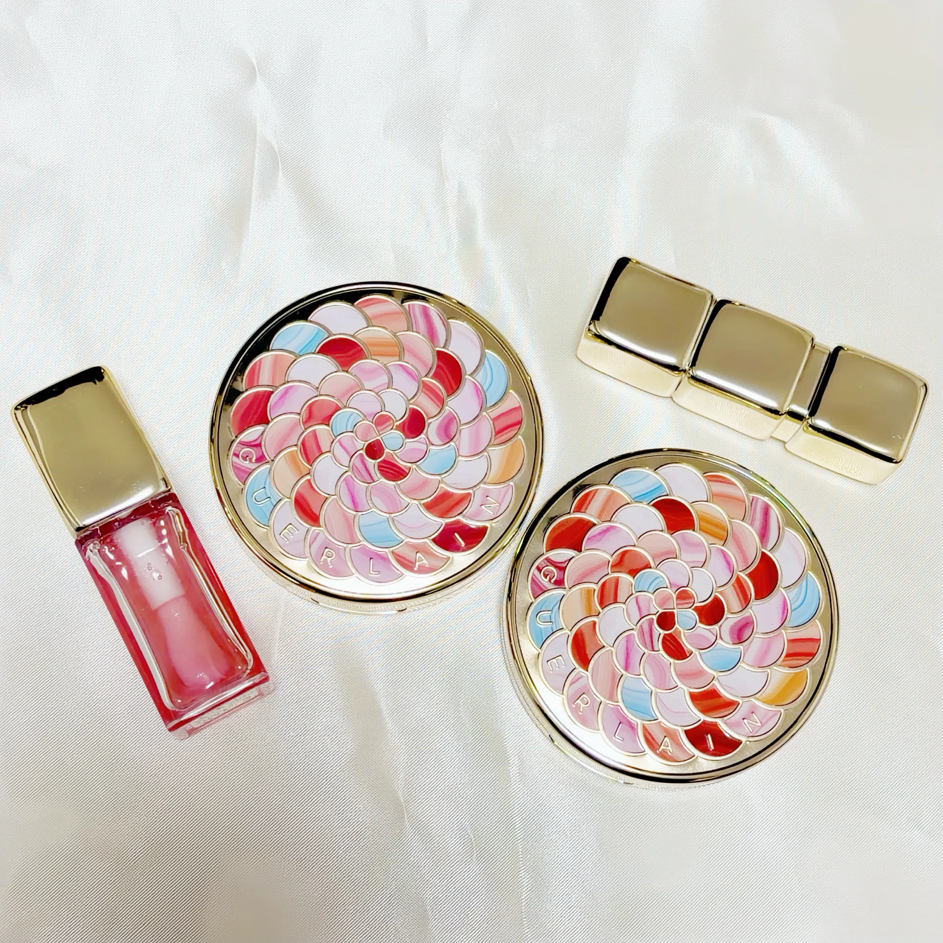 Powder Research for the 40s Part 1] Guerlain Météorites Compact 01