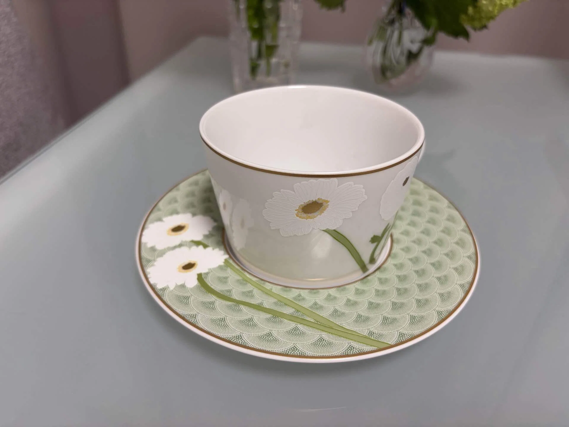 伝統的なペルシャのティーカップ 名品図鑑］日常に芸術品を。ベルナルドのティーカップ「PRAIANA」🇫🇷｜🍑