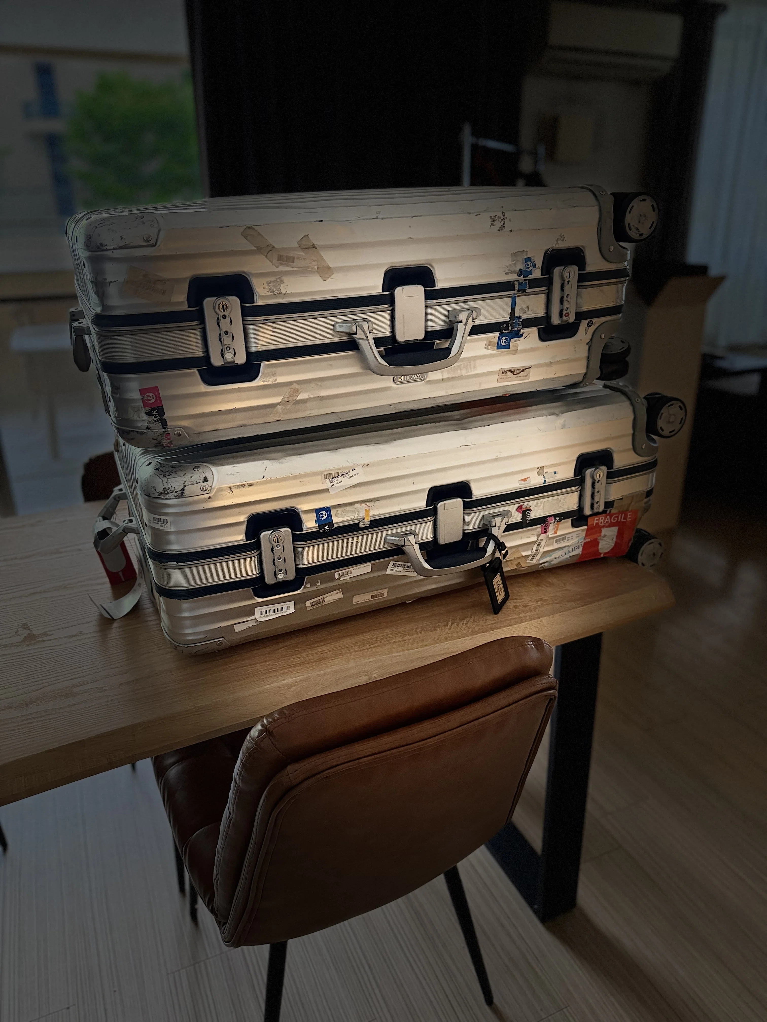 RIMOWA シルバーインテグラル(82L・104L)を14年使った経営者の結論——次