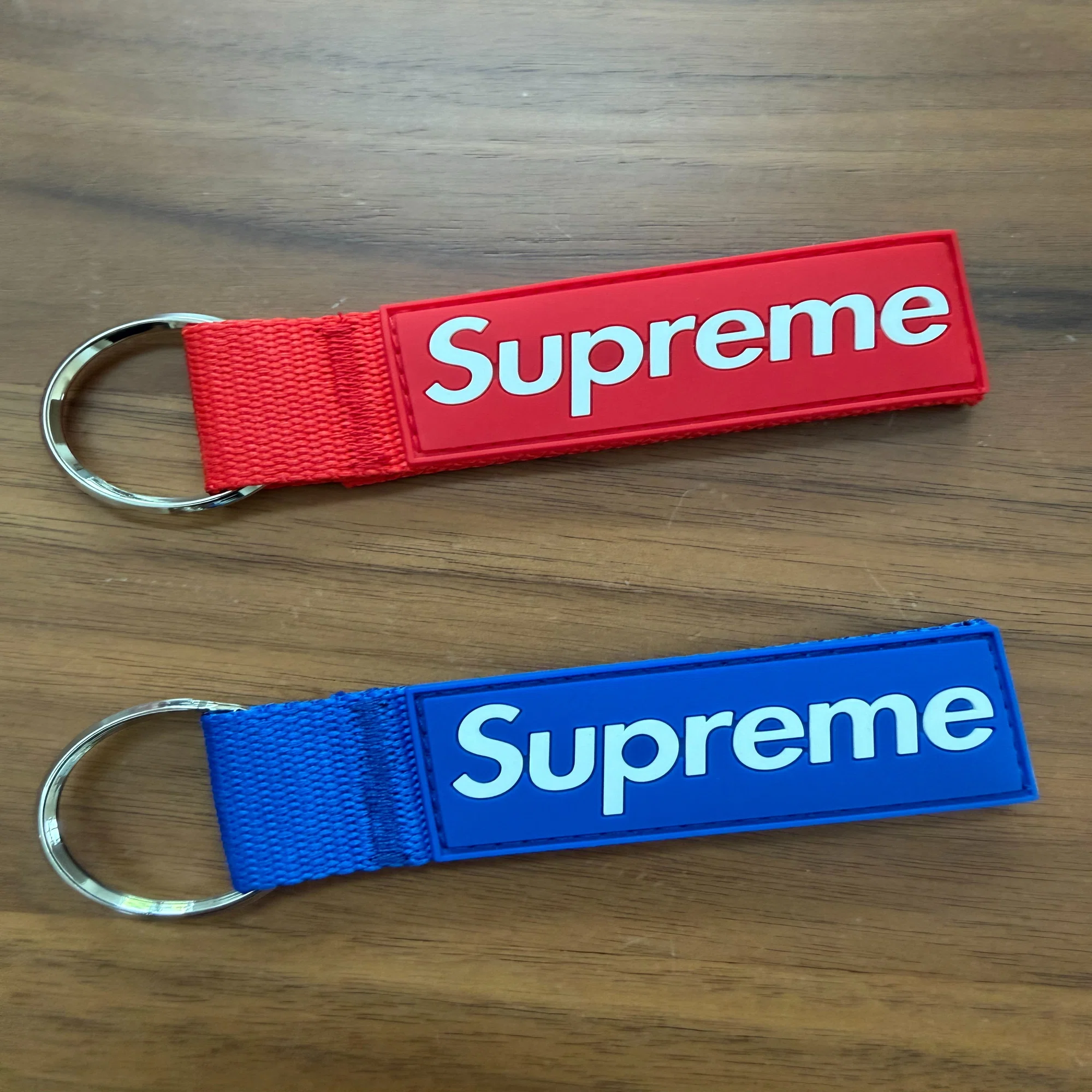 Supreme Webbing Keychain｜MAGIC HOUR さん