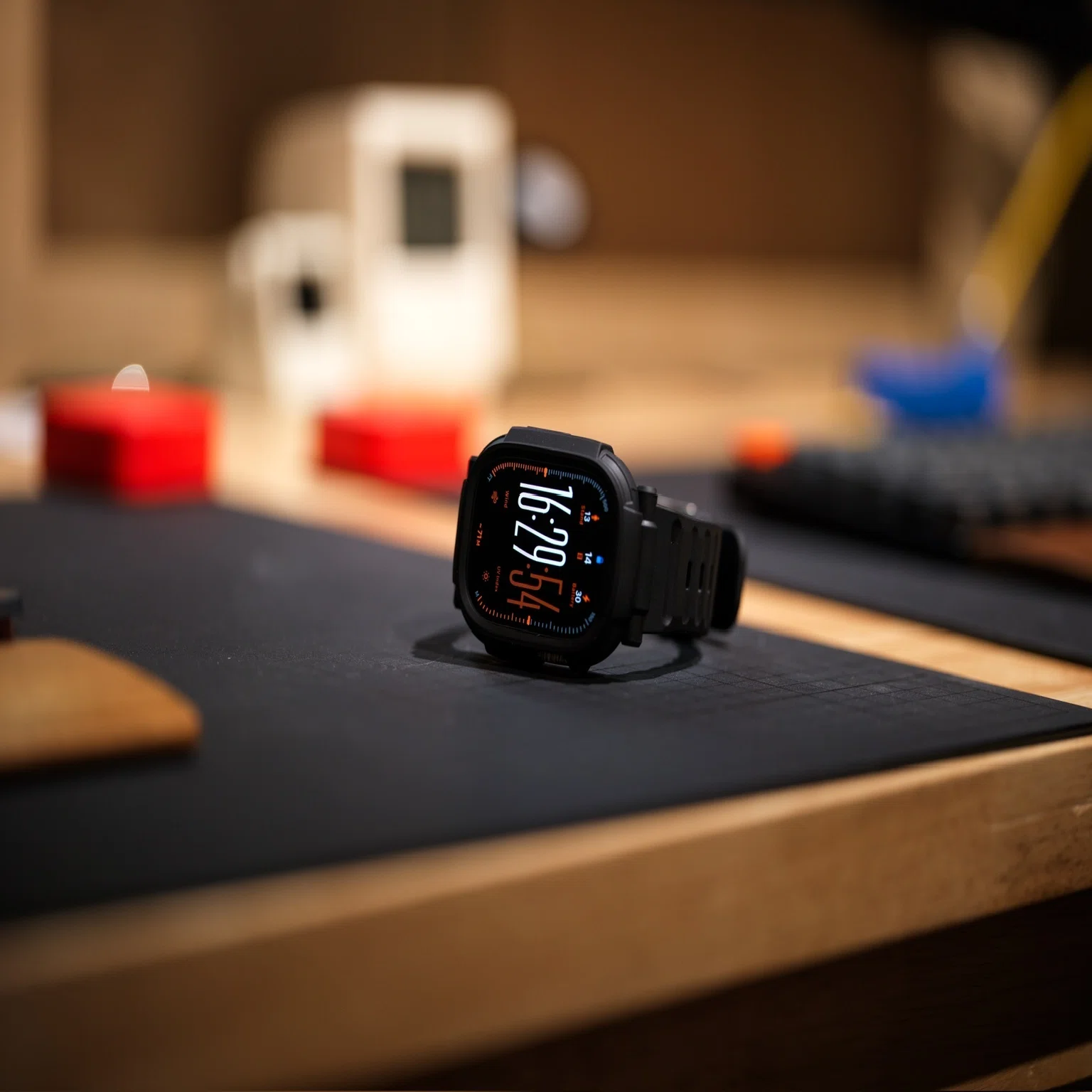 Apple Watch Ultra 3をビジネスでもカジュアルでも使う。バンド 