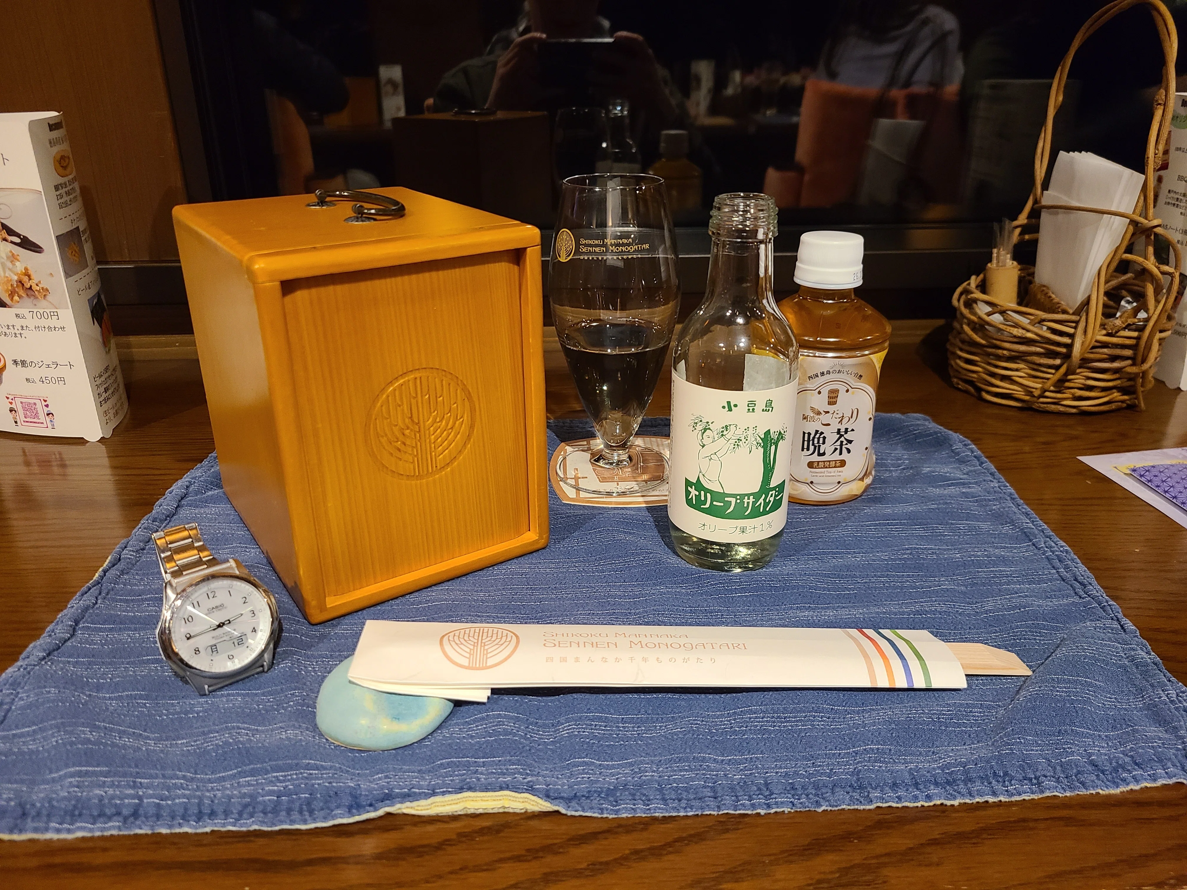 美術品・アンティーク・コレクション 輪島塗 梨地花台 四足 共箱付き