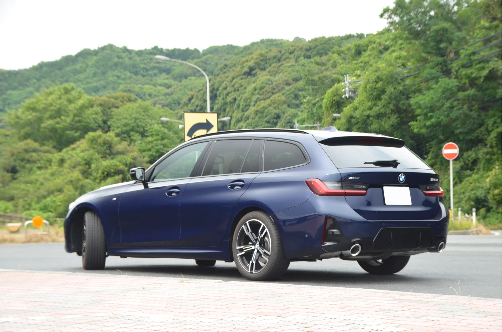 世界のスタンダードとしての「3シリーズ」 BMW 320d ツーリングM 