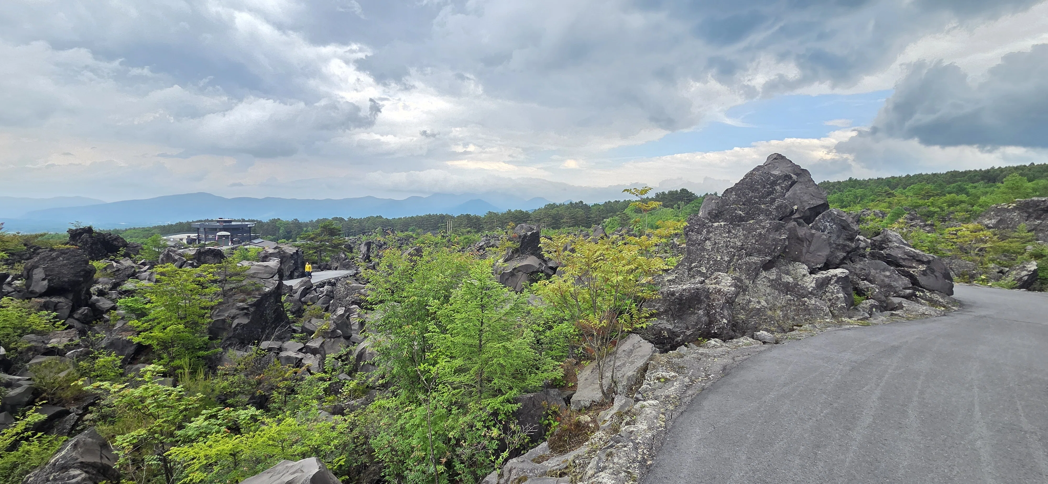 火山旅】鹿児島に住む火山女子の私が浅間山の麓にある鬼押出し園で溶岩