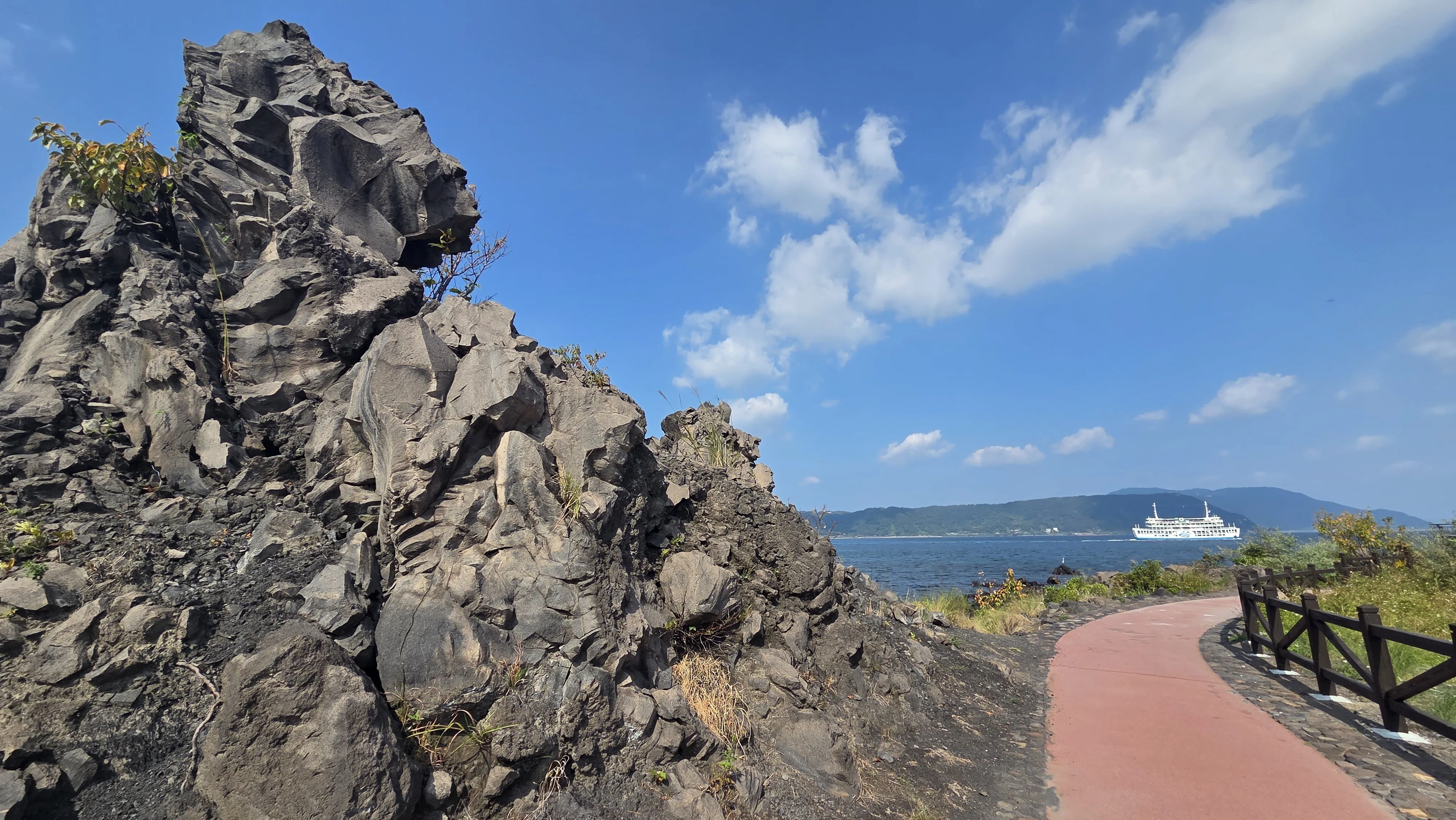 火山旅】鹿児島に住む火山女子の私が浅間山の麓にある鬼押出し園で溶岩