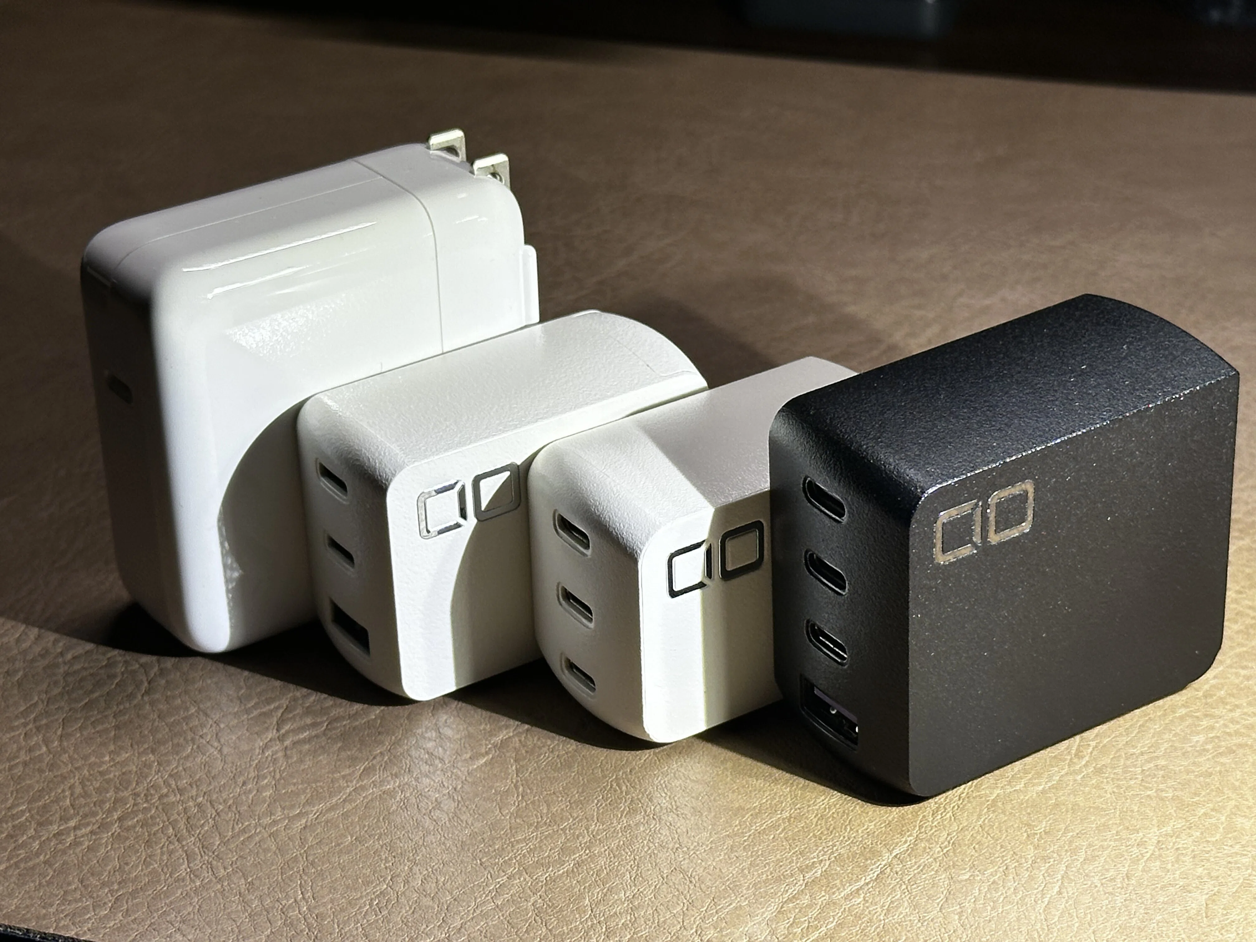 CIO NovaPort】Apple純正アダプタより持ち歩きやすい？カフェ作業用USB