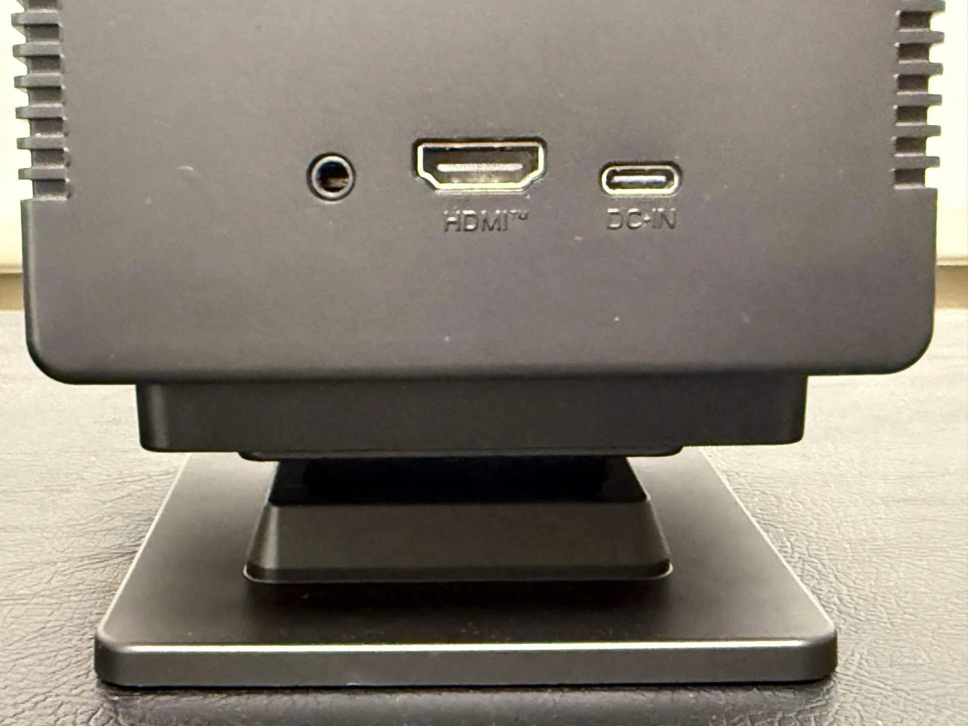 購入レビュー】Mac mini M4にぴったりのミニモニター、買い足しました