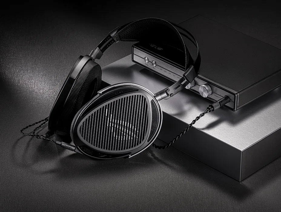 ASUS ROG Kithara Gaming Headset｜FPSの定位と音楽鑑賞を1台で両立