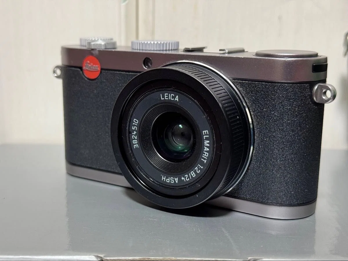 LEICA X1 プレミアムコンパクトカメラドイツ製「最終値下げ」 📷Leica X1 | ポケットに忍ぶ、16年前の純ドイツ製ライカ Leica版