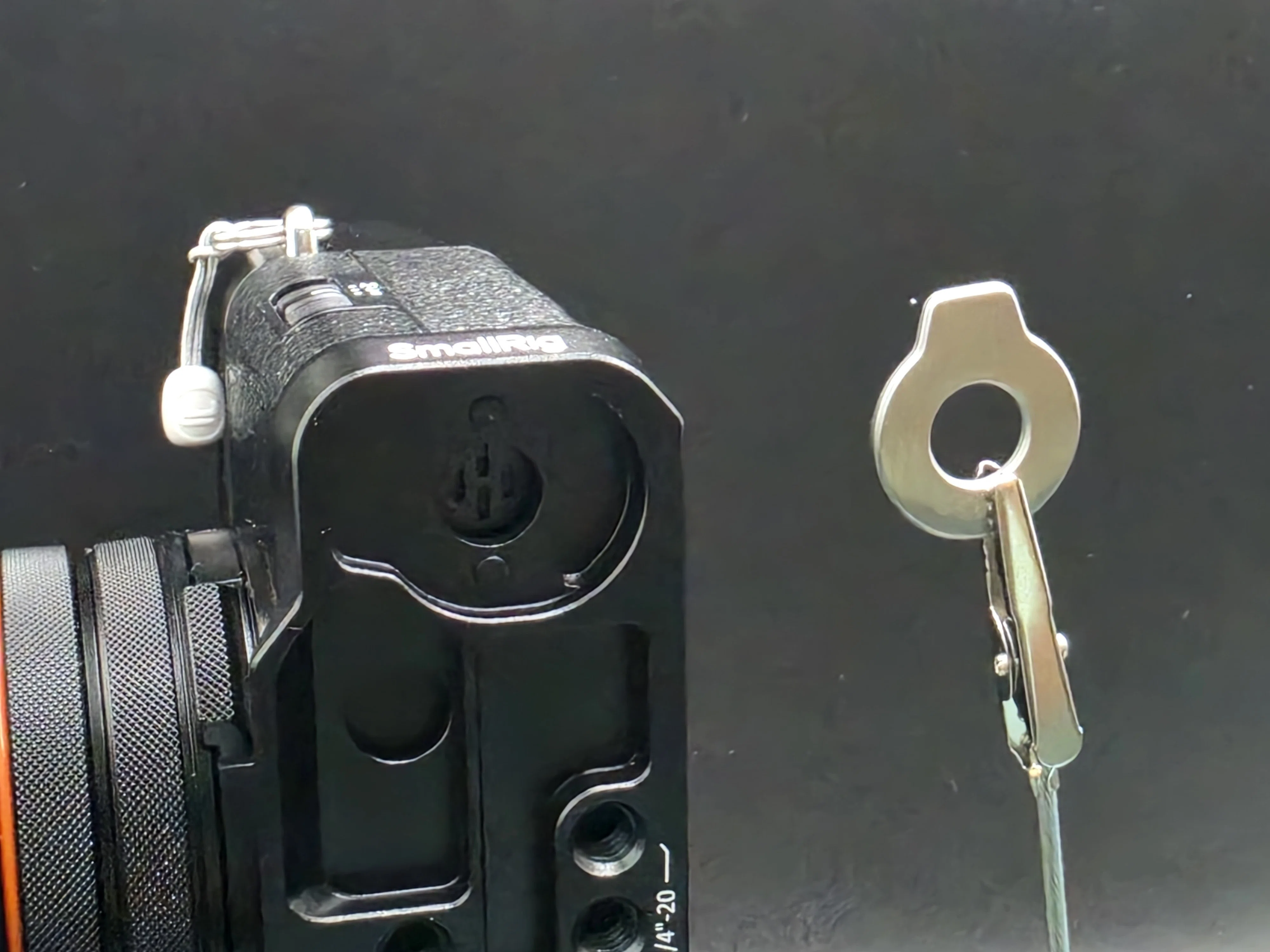 X100Ⅵのアクセサリー選定②：SmallRig ハンドグリップ｜えんぺらぁすいこ