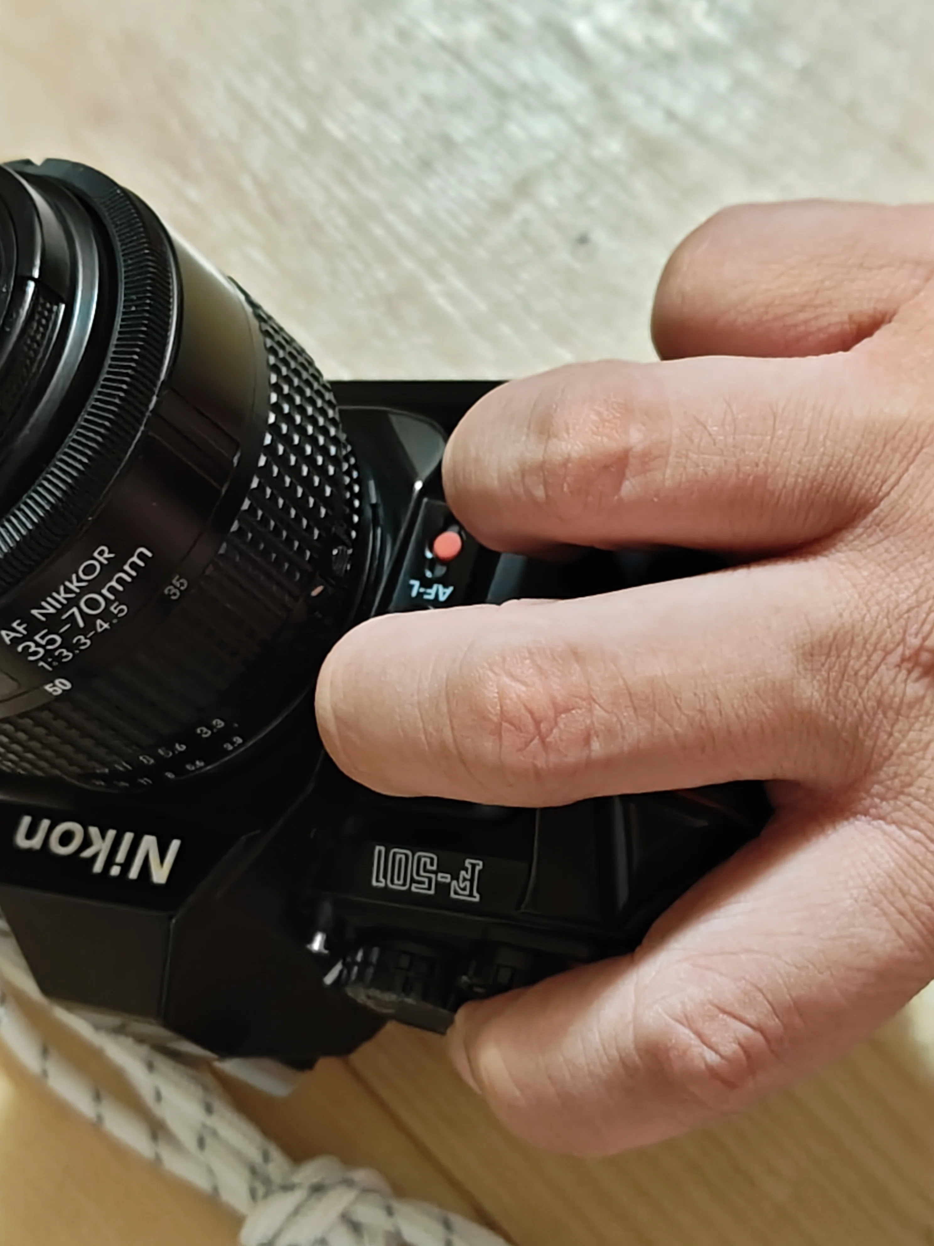kazのこんなカメラ㊴ Nikon F-501｜kaz@Pinguist!