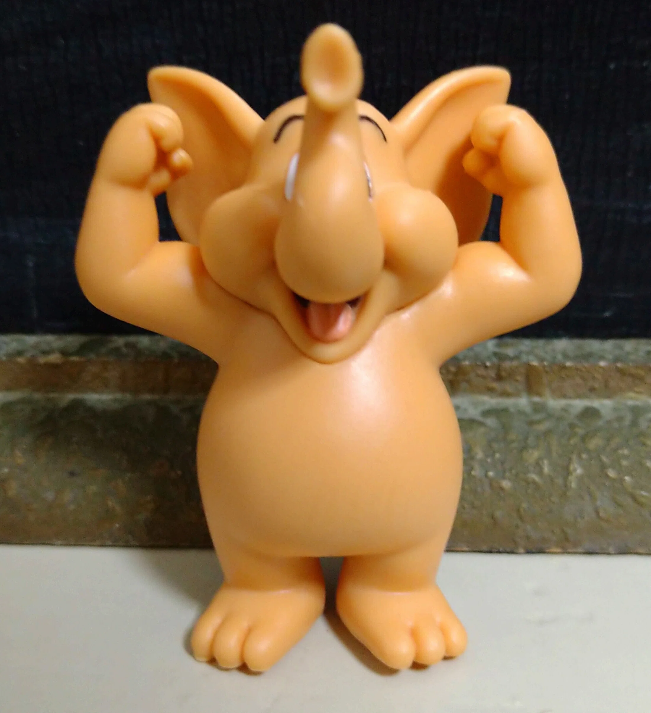 朝食のヒーローが手のひらに。ケロッグのミニチュアフィギュアに大人が